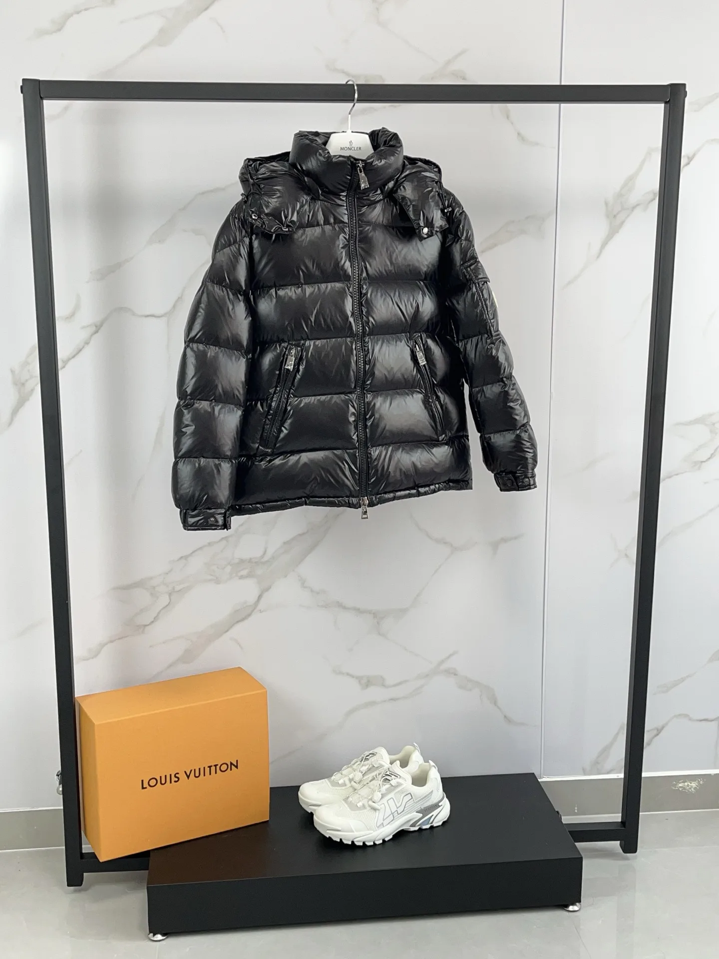 Куртки И Пуховики Женские Moncler 18391725