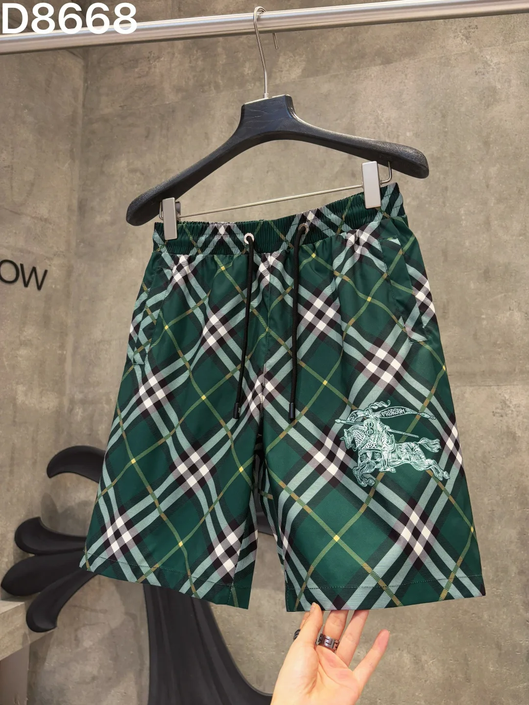 Шорты Мужские Burberry 18000509
