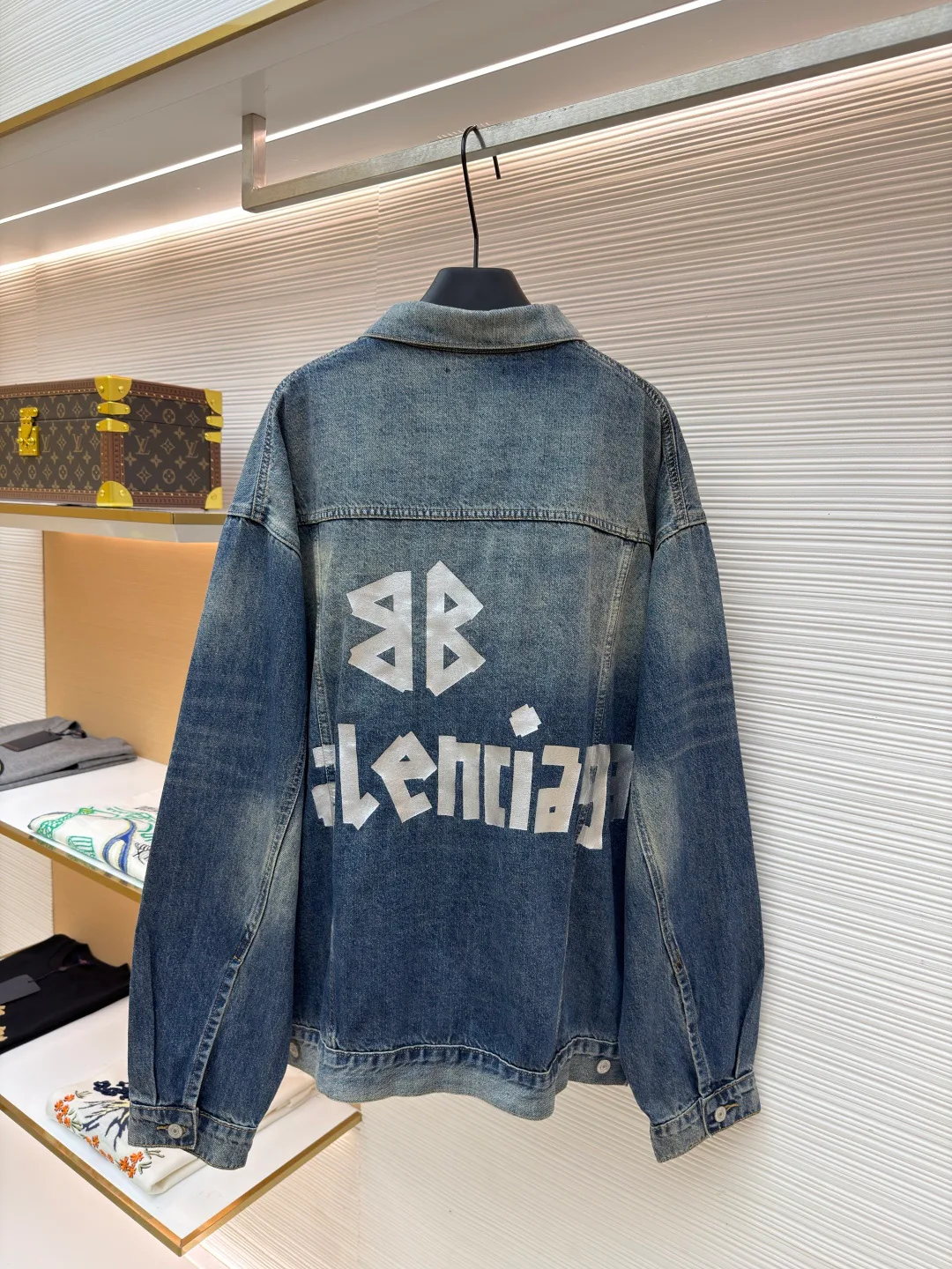 Куртки И Пуховики Мужские Balenciaga 10983753