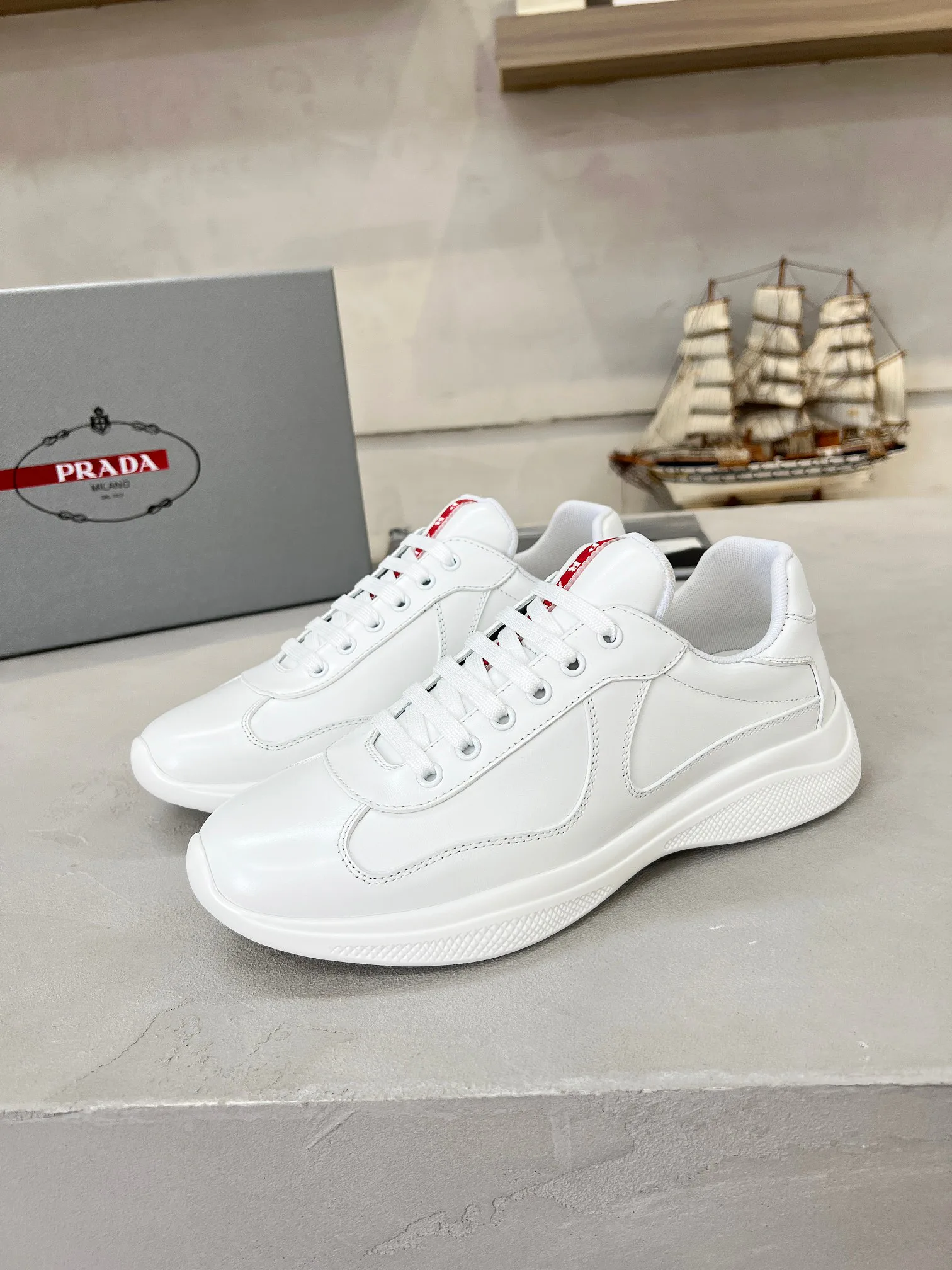 Кроссовки Женские Prada 17704052