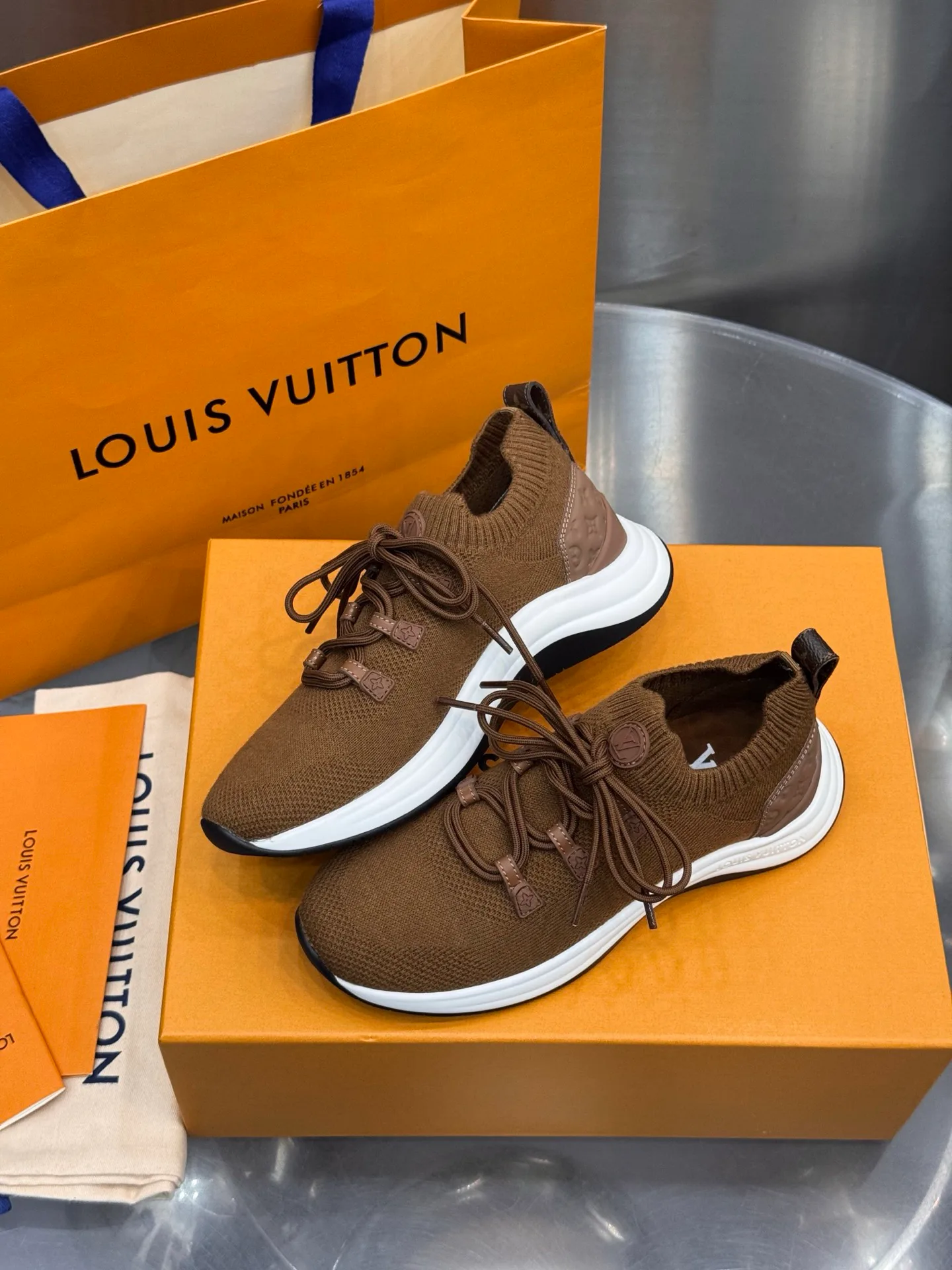 Кроссовки Женские Louis Vuitton 18202470
