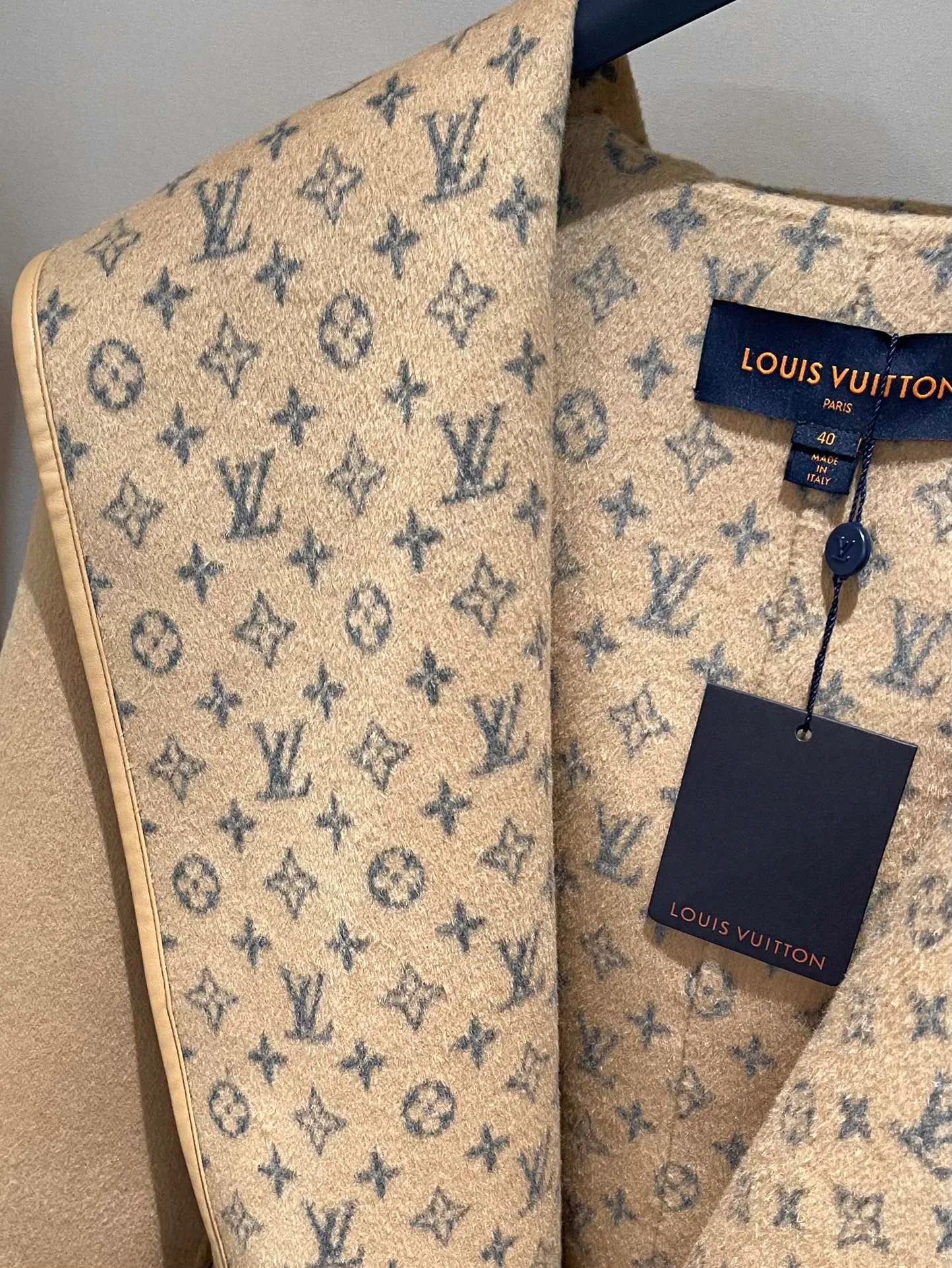 Пальто Женские Louis Vuitton 669872