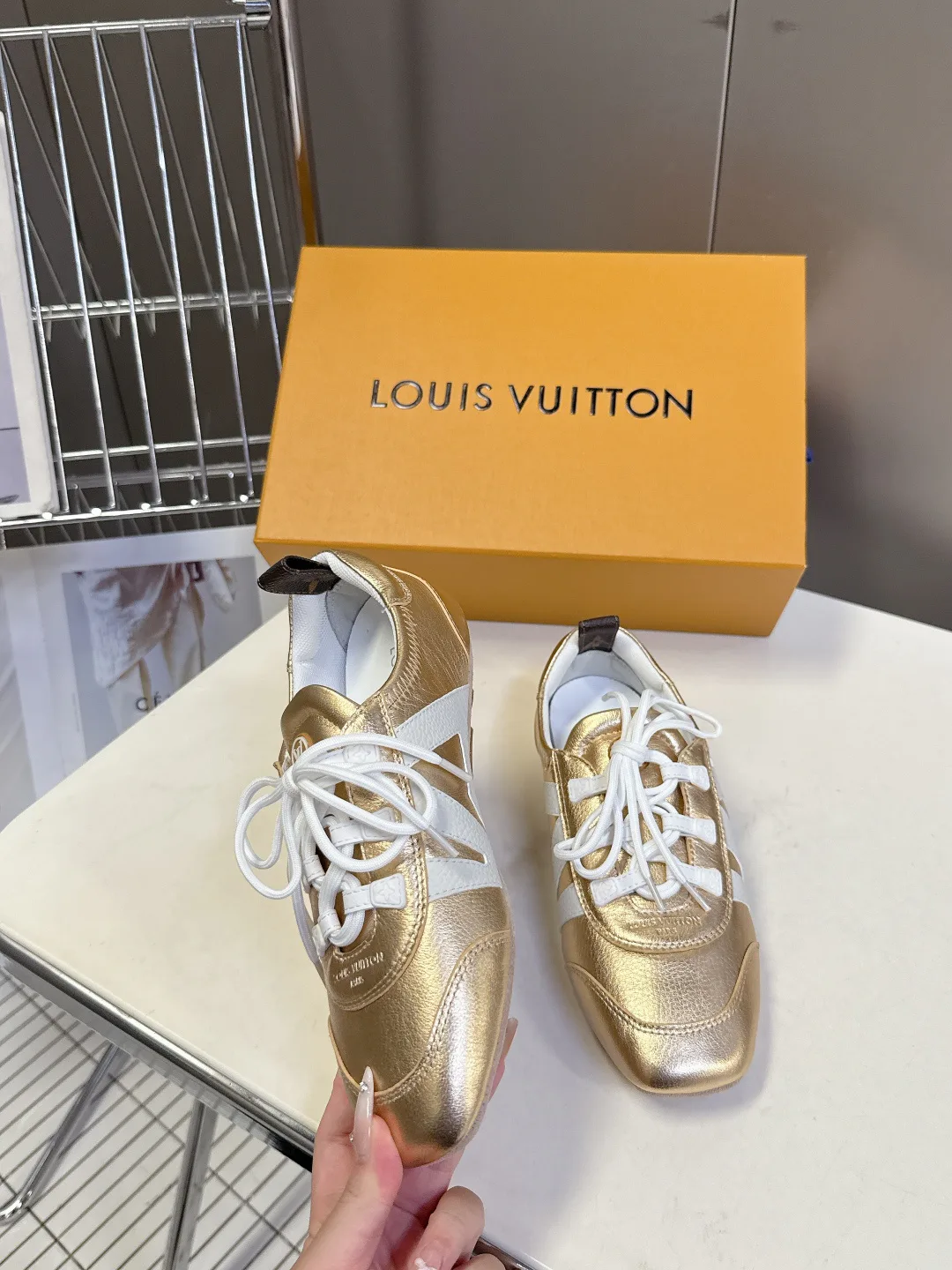 Кроссовки Женские Louis Vuitton 1480753