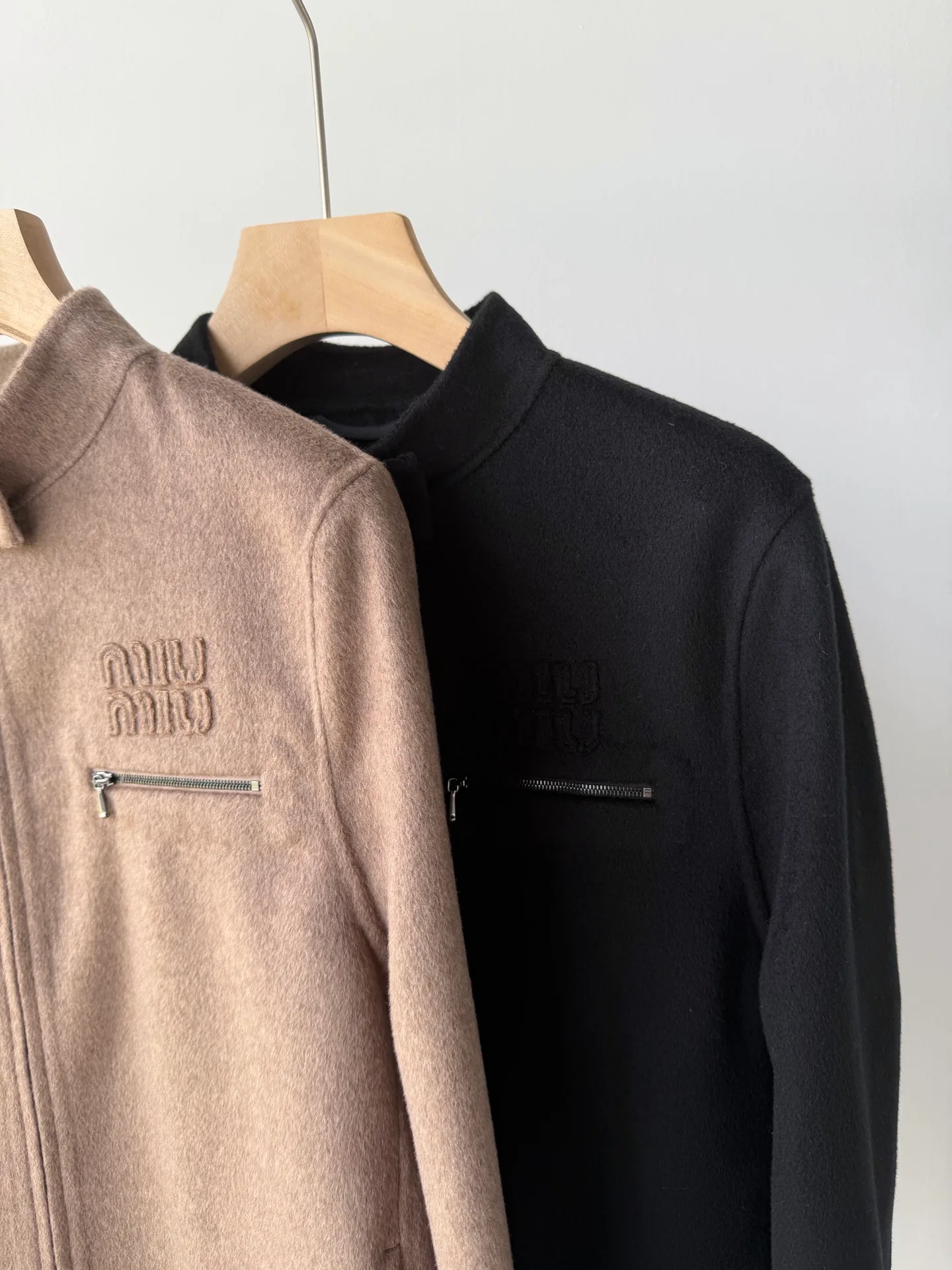 Куртки И Пуховики Женские Miu Miu 18288598