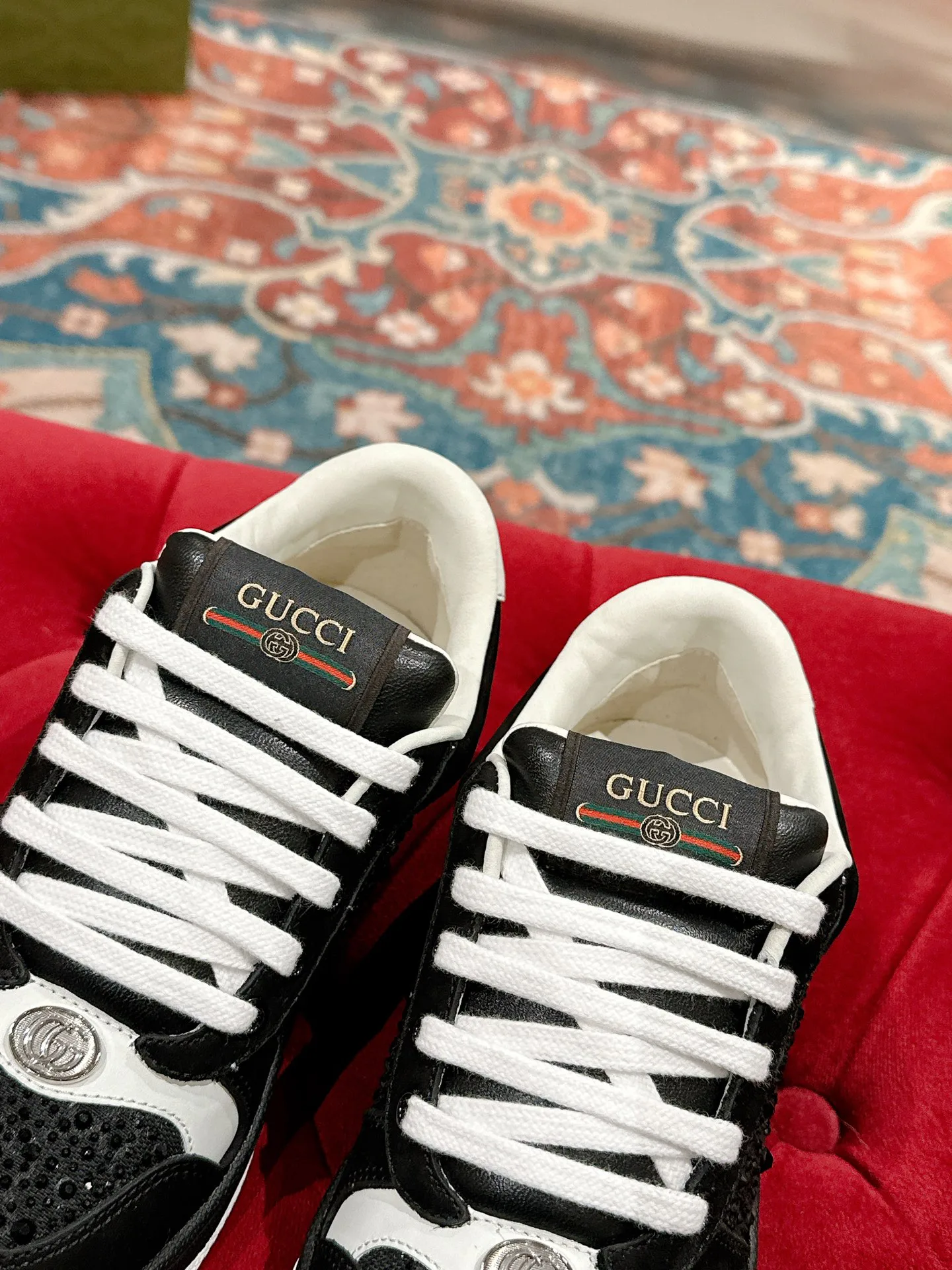 Кроссовки Женские Gucci 17956652