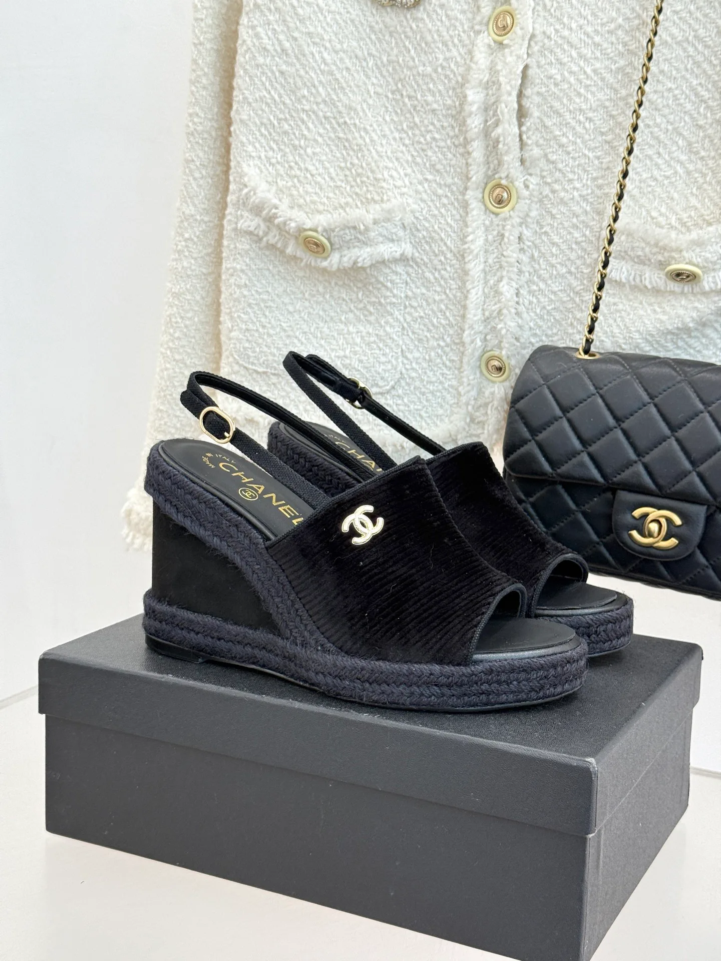 Босоножки Женские Chanel 11902044