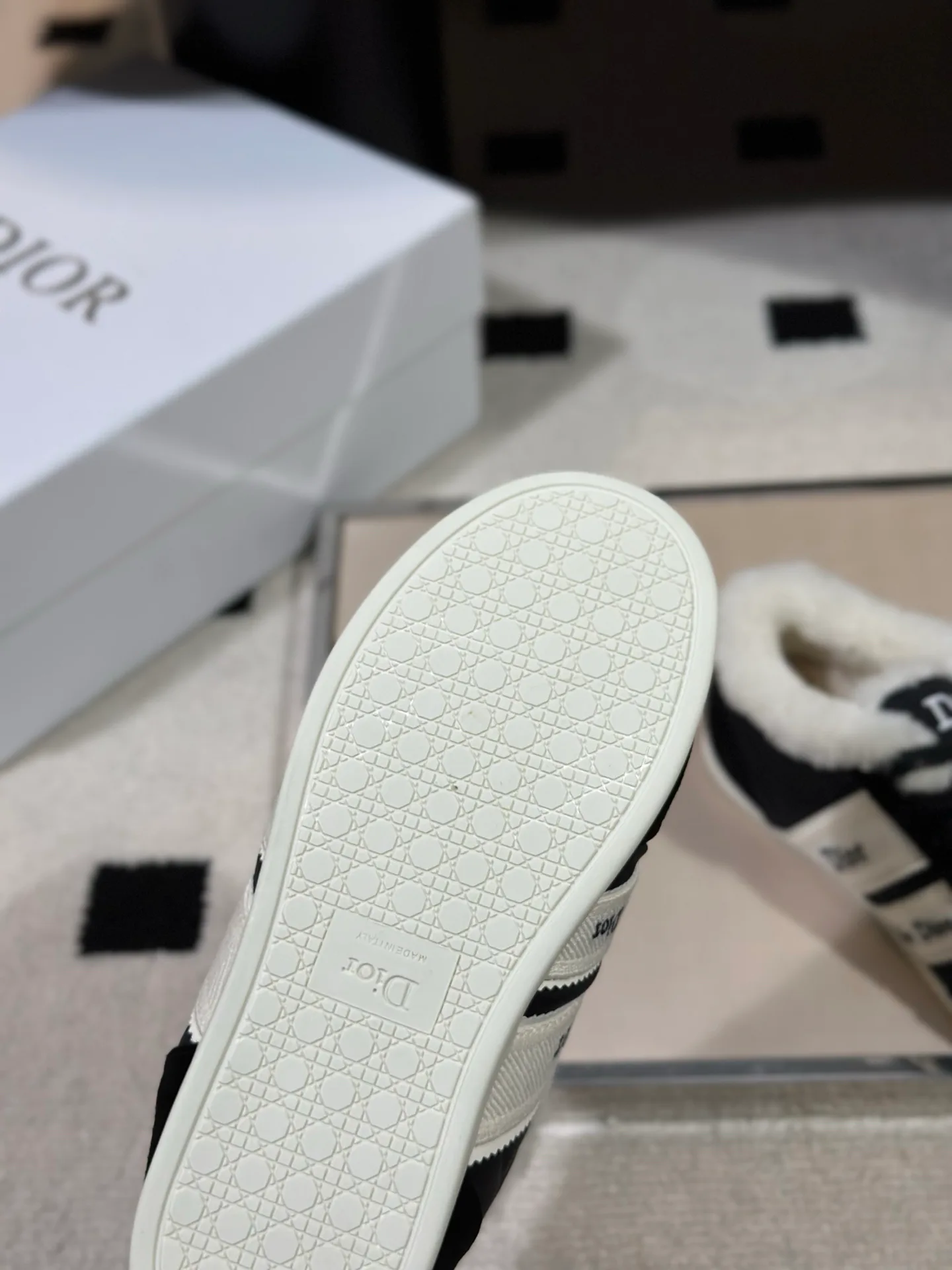 Кроссовки Женские Christian Dior 18366780