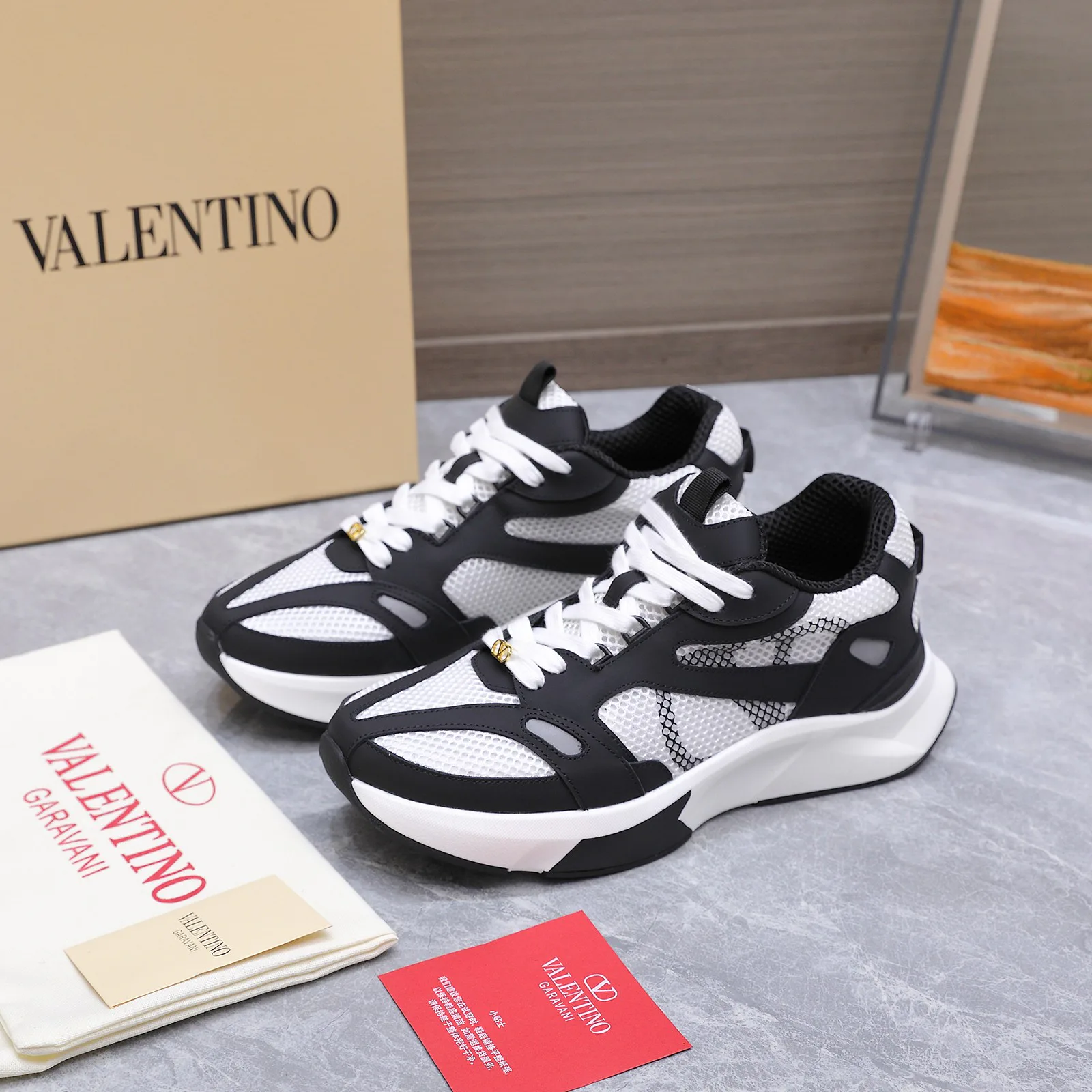 Кроссовки Мужские Valentino 17604591