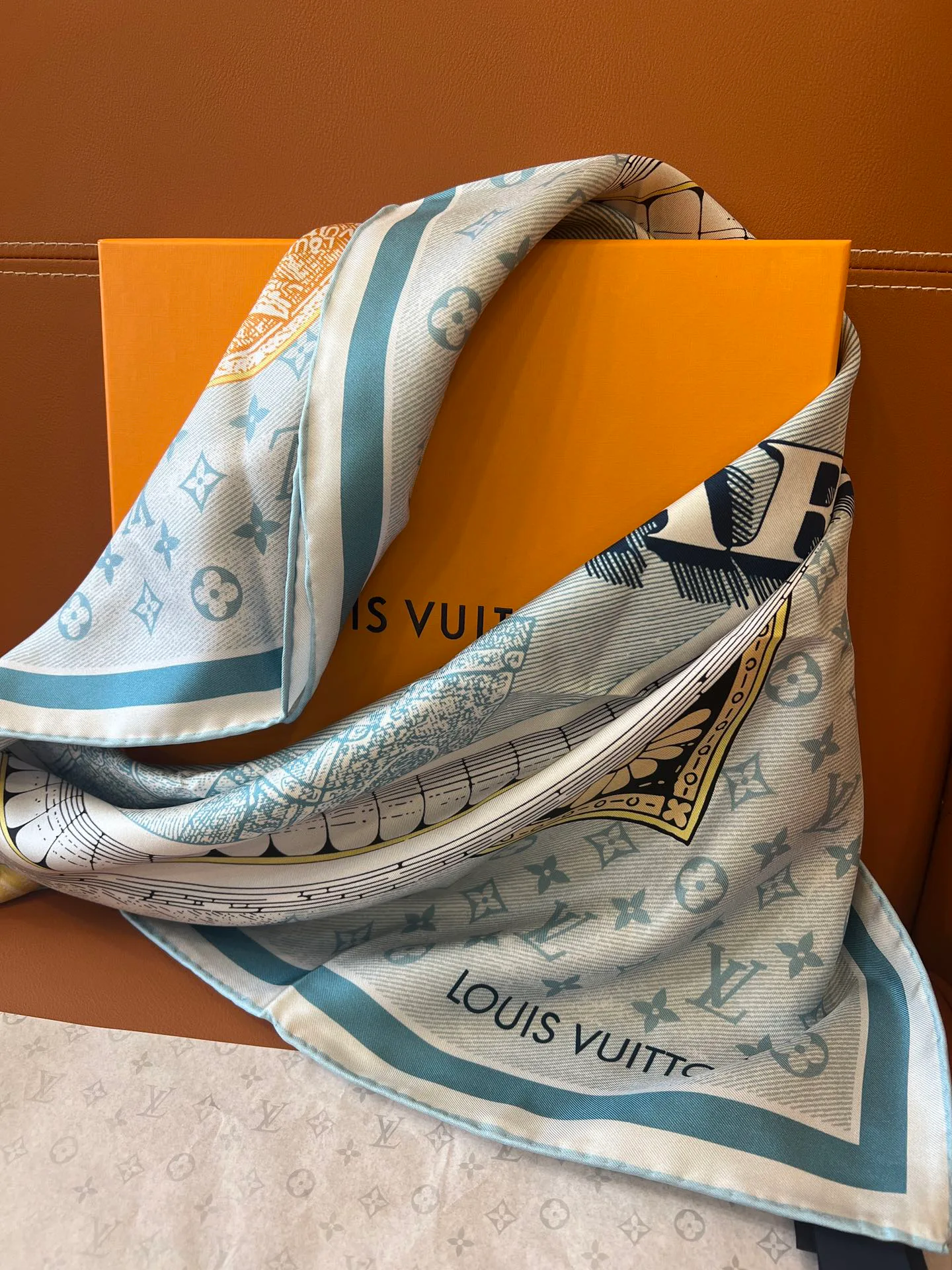 Шарфы Louis Vuitton 7210