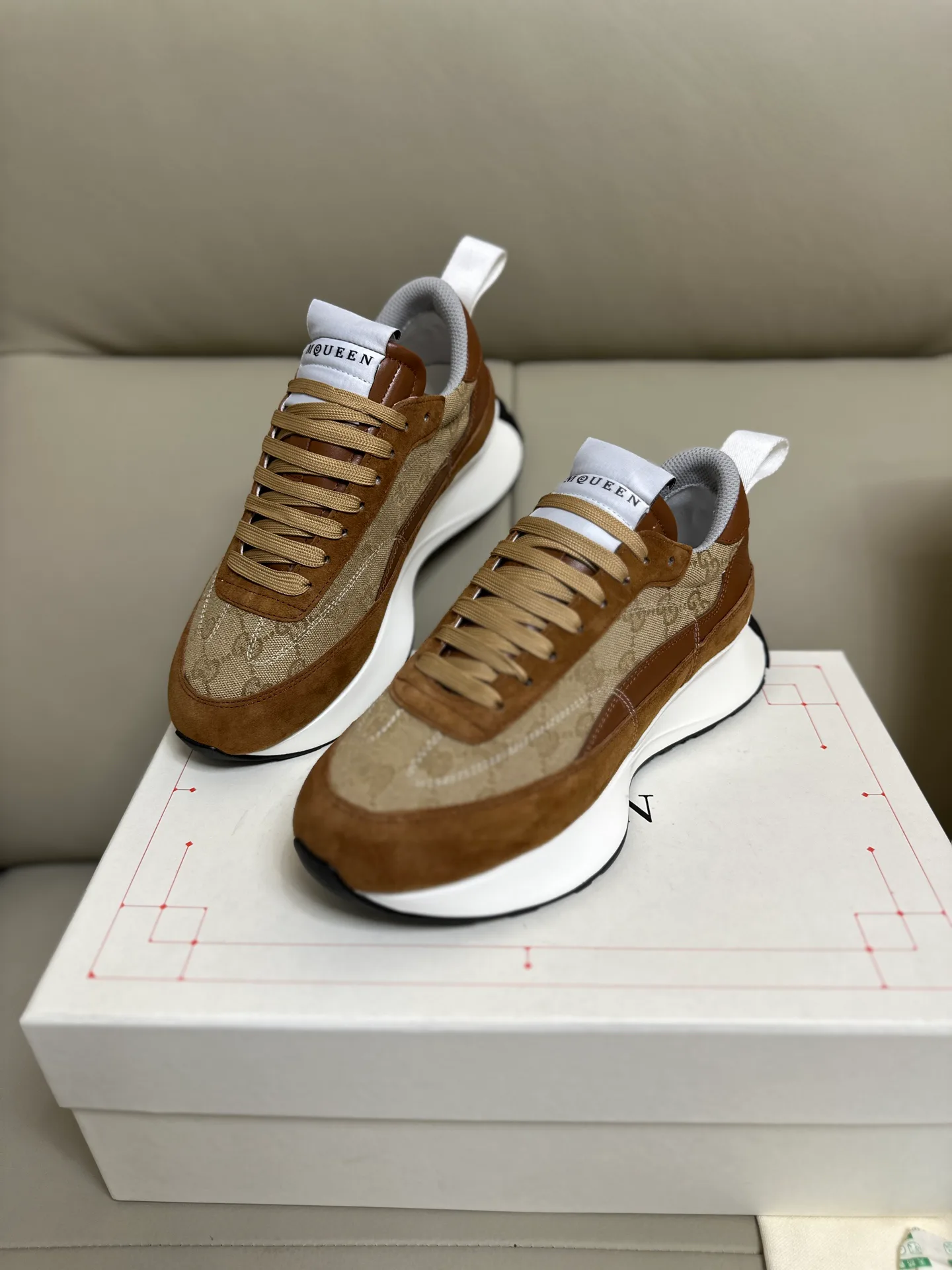 Кроссовки Женские Alexander Mcqueen 18616743
