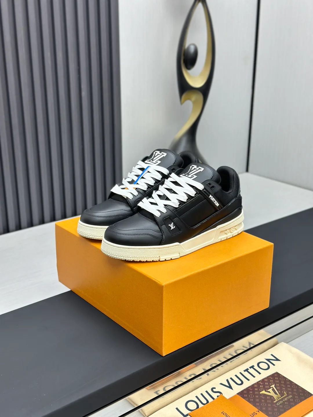 Кроссовки Женские Louis Vuitton 271981