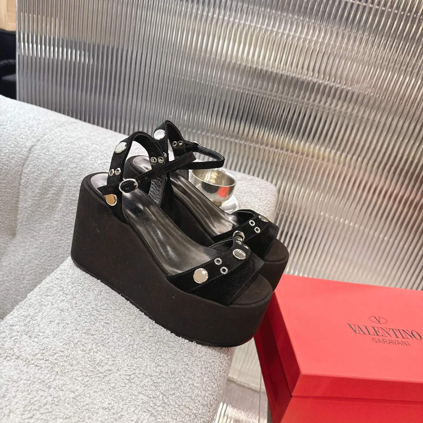 Босоножки Женские Valentino 13418349