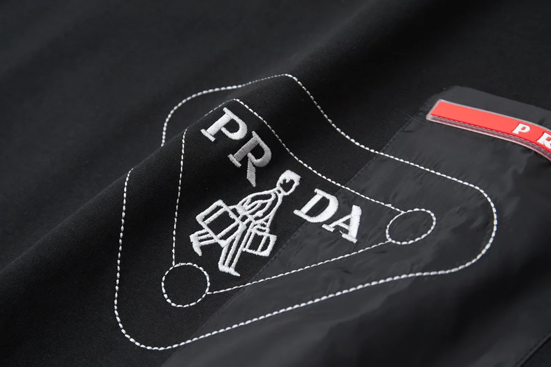 Футболки Женские Prada 10938050