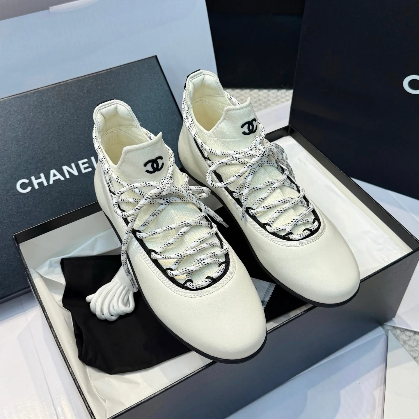 Кроссовки Женские Chanel 18122006