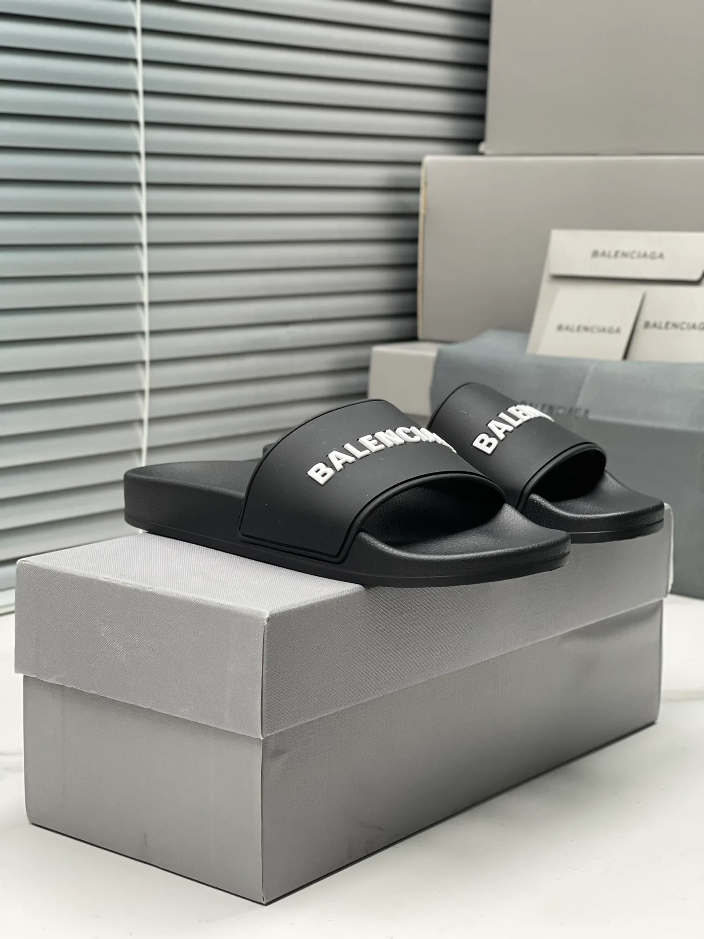 Шлепанцы Женские Balenciaga 21924
