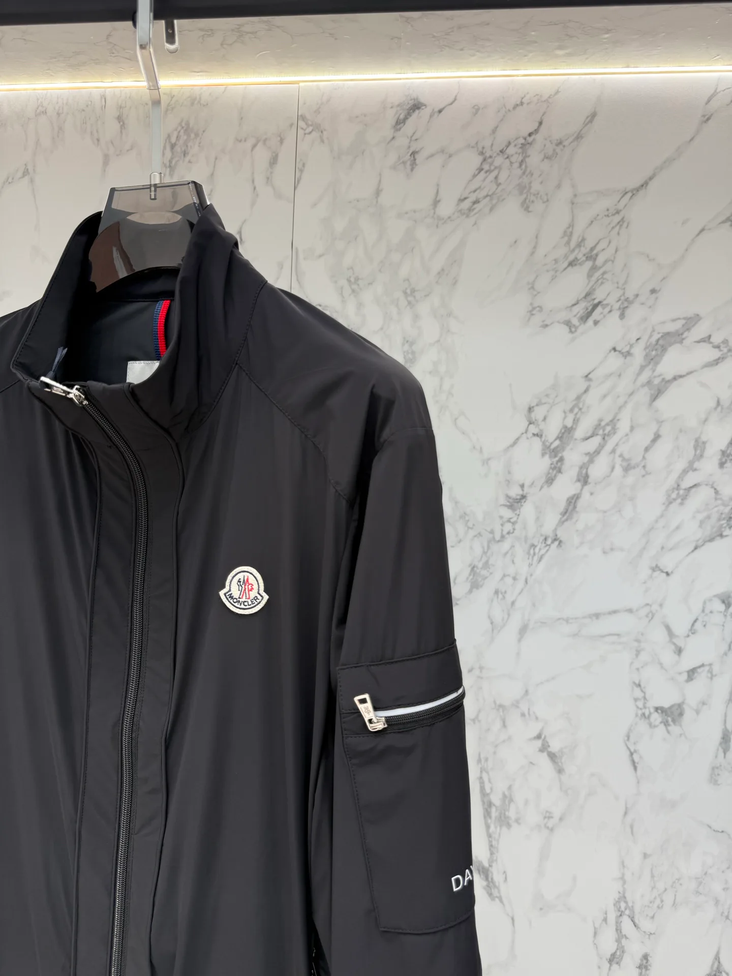 Куртки И Пуховики Мужские Moncler 11512924