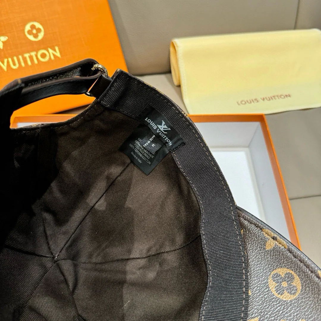Головные Уборы Louis Vuitton 18105224