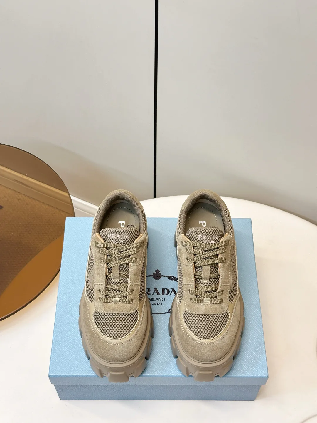 Кроссовки Женские Prada 18133085