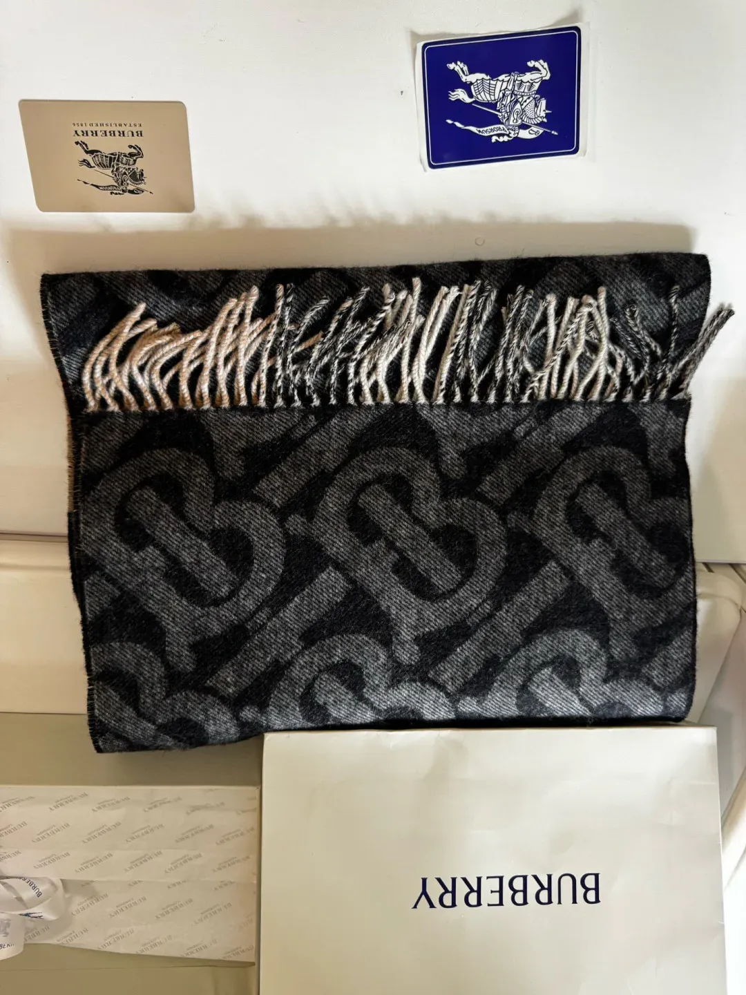 Шарфы Burberry 369656