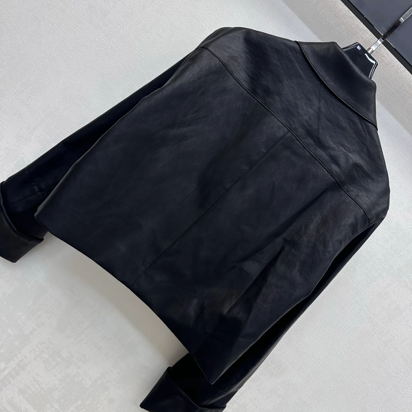 Кожаные Куртки И Дублёнки Женские Fendi 18432098
