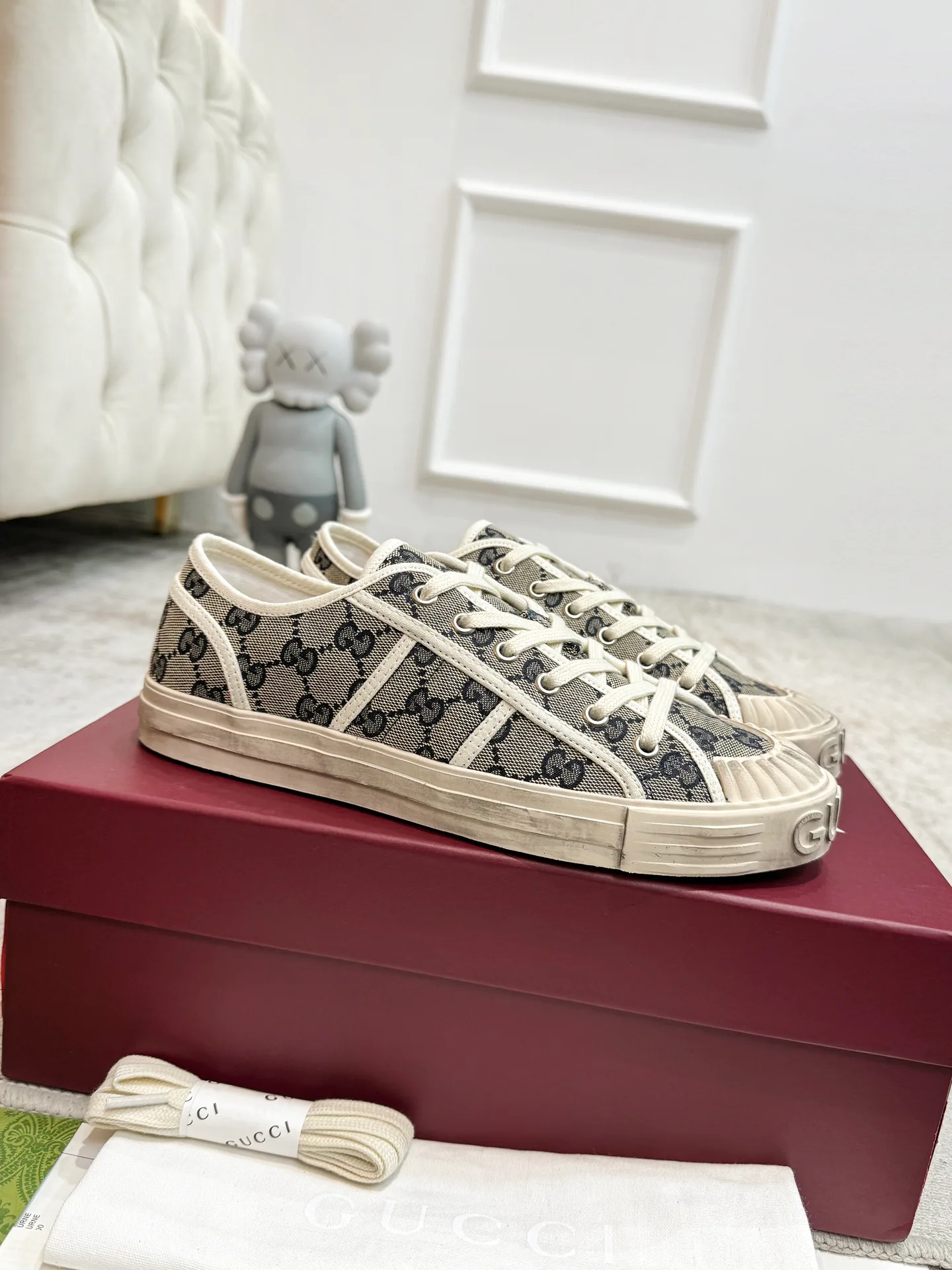 Кроссовки Женские Gucci 18139044