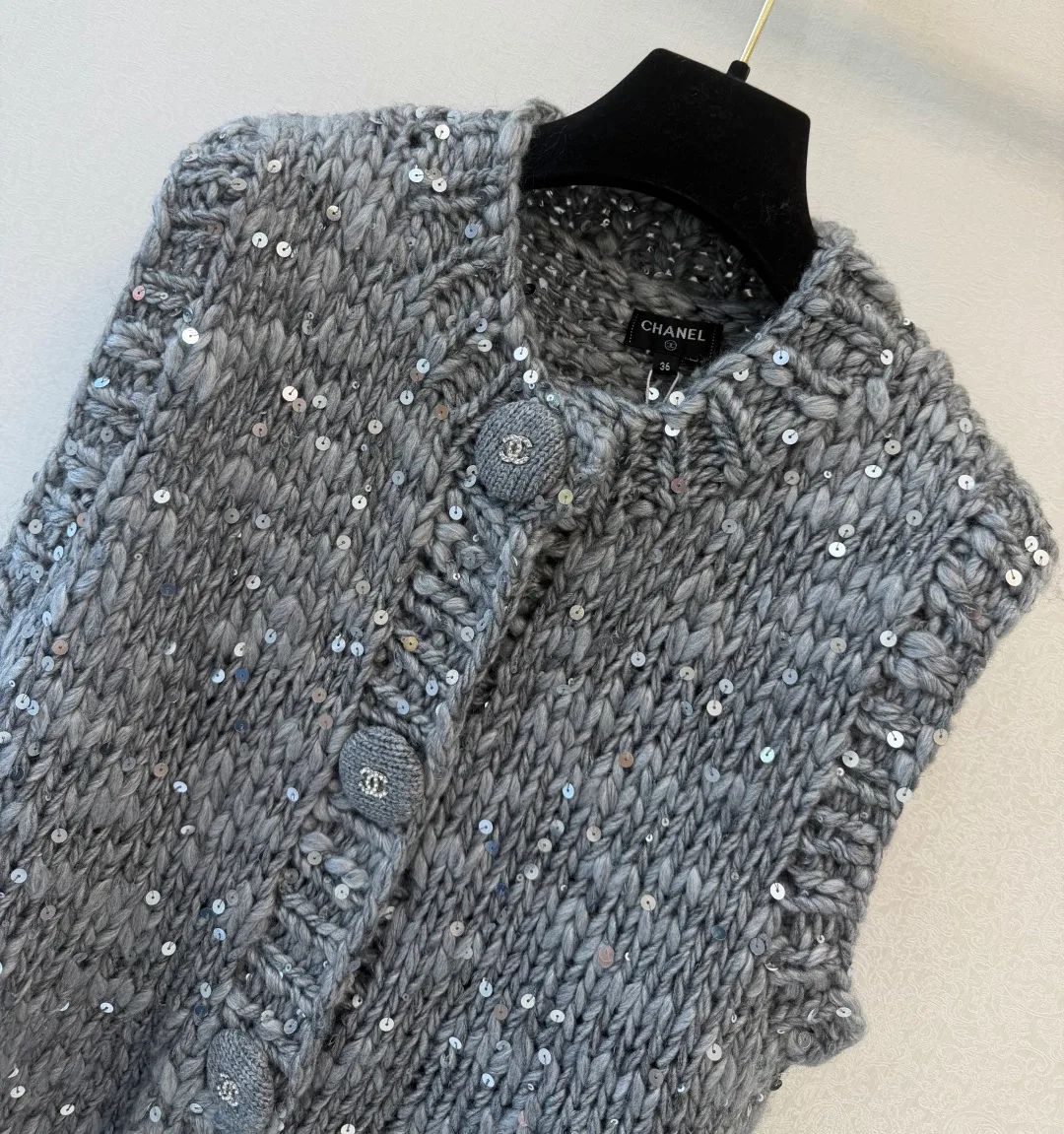 Жилеты Женские Chanel 18137811