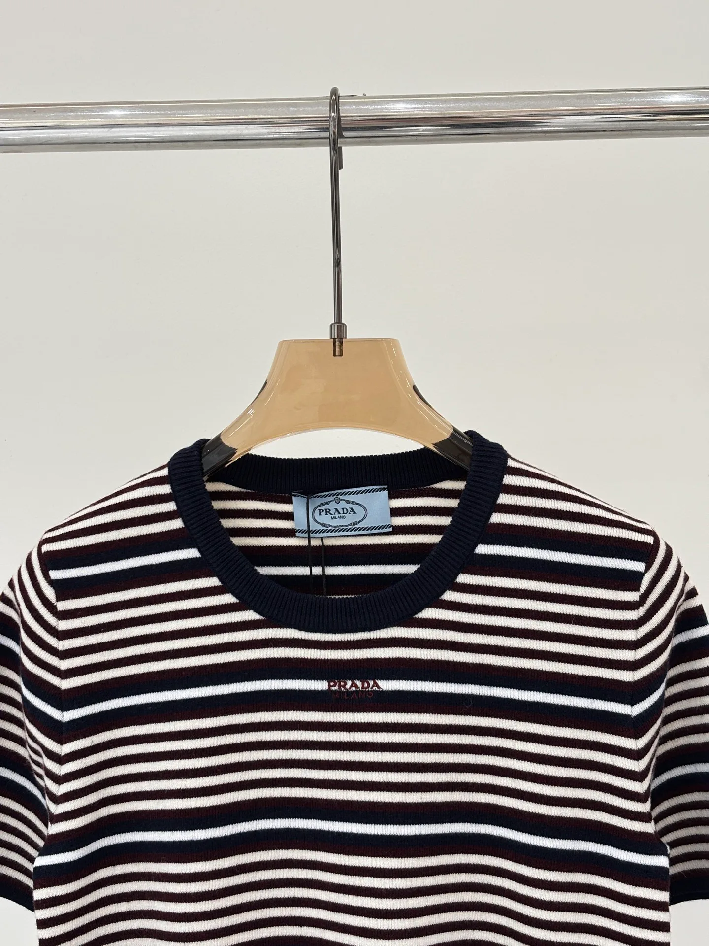 Футболки Женские Prada 11670356