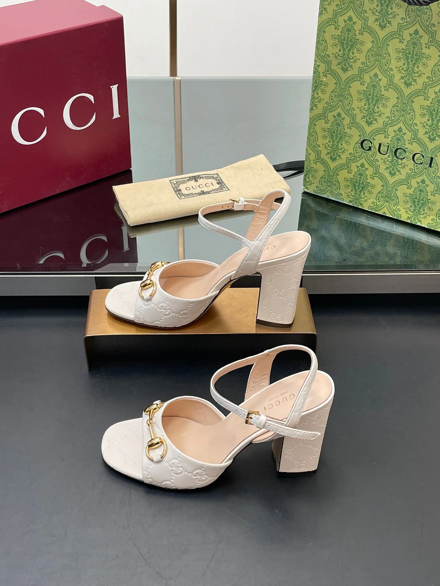 Босоножки Женские Gucci 17614709