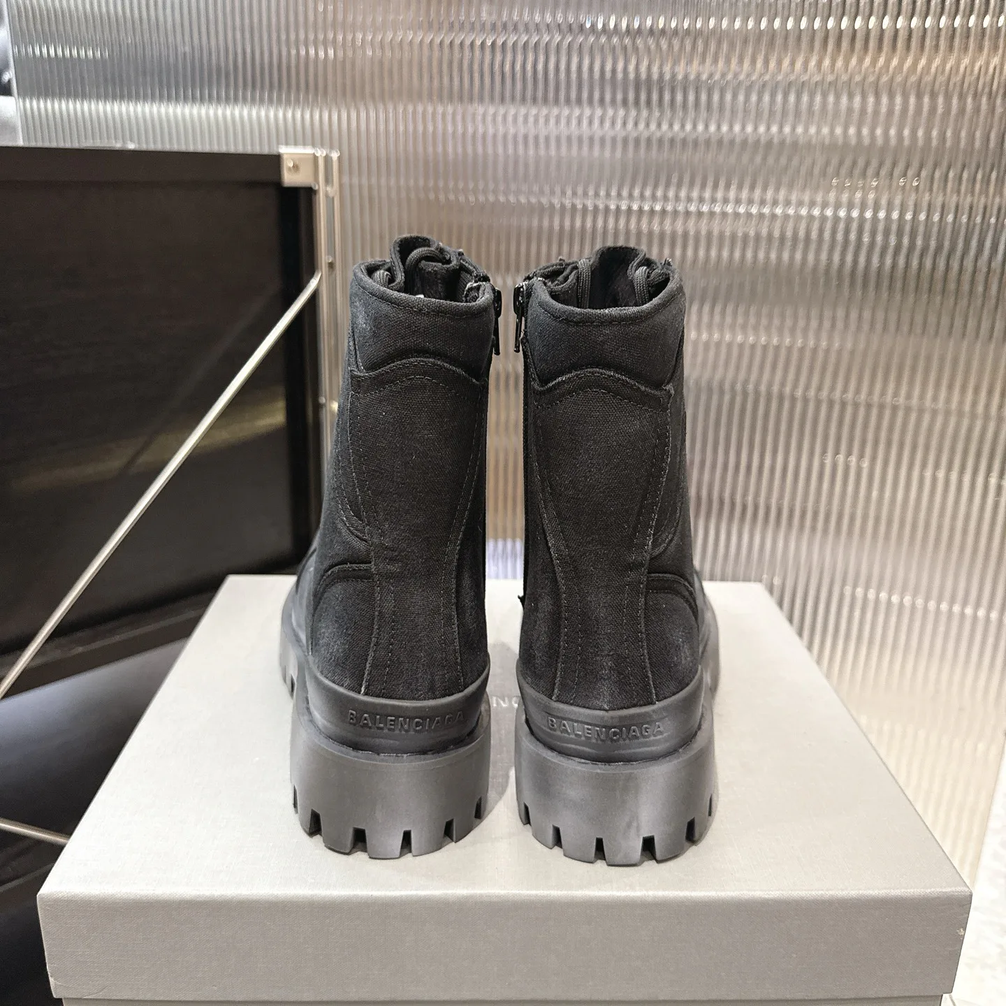 Ботинки Мужские Balenciaga 18598037
