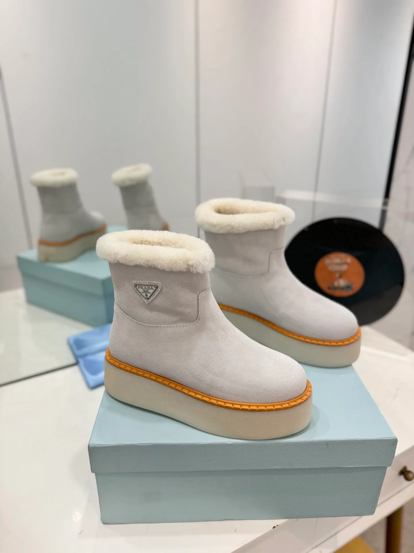 Угги Женские Prada 19047329