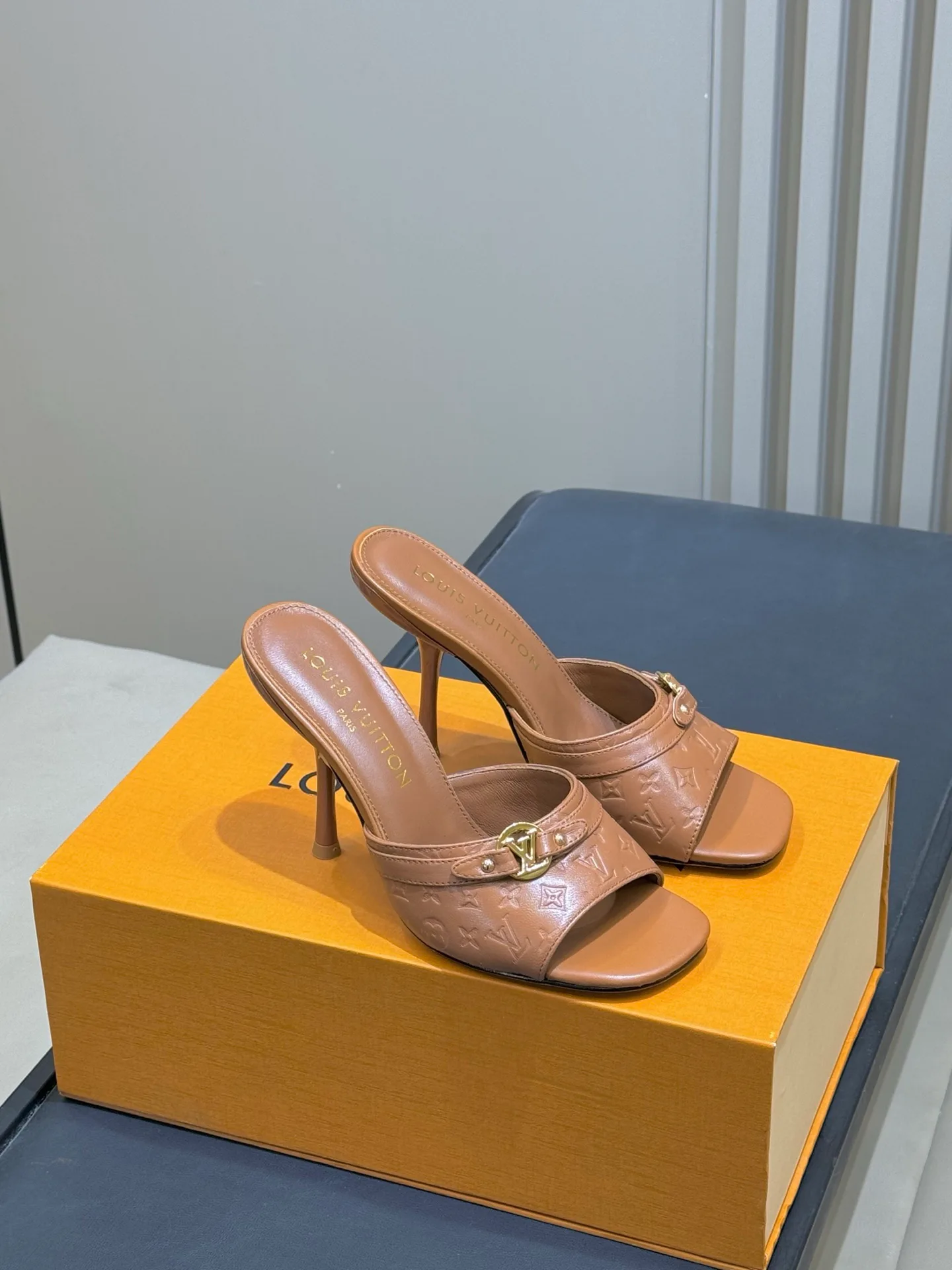 Босоножки Женские Louis Vuitton 1291458