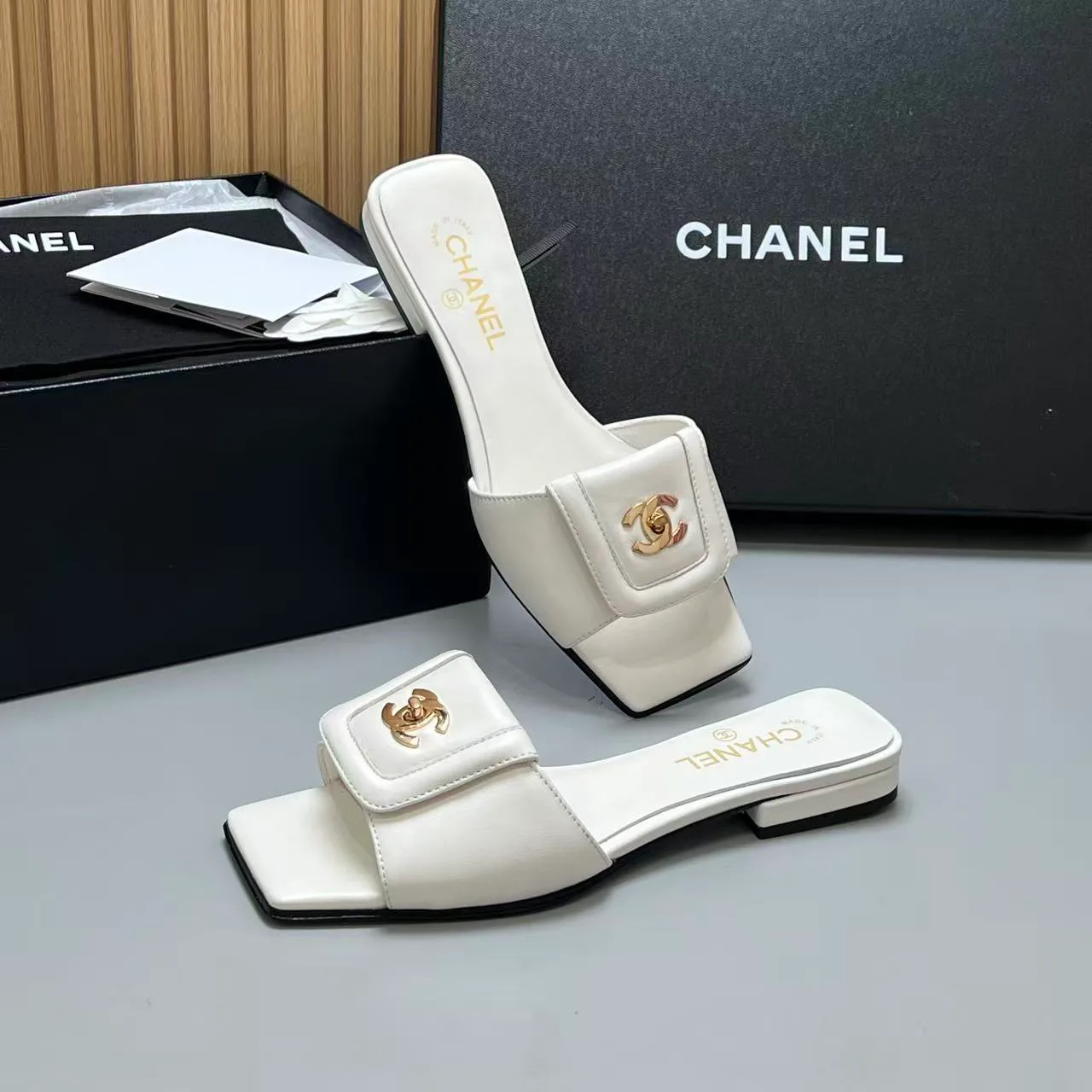 Шлепанцы Женские Chanel 11709164