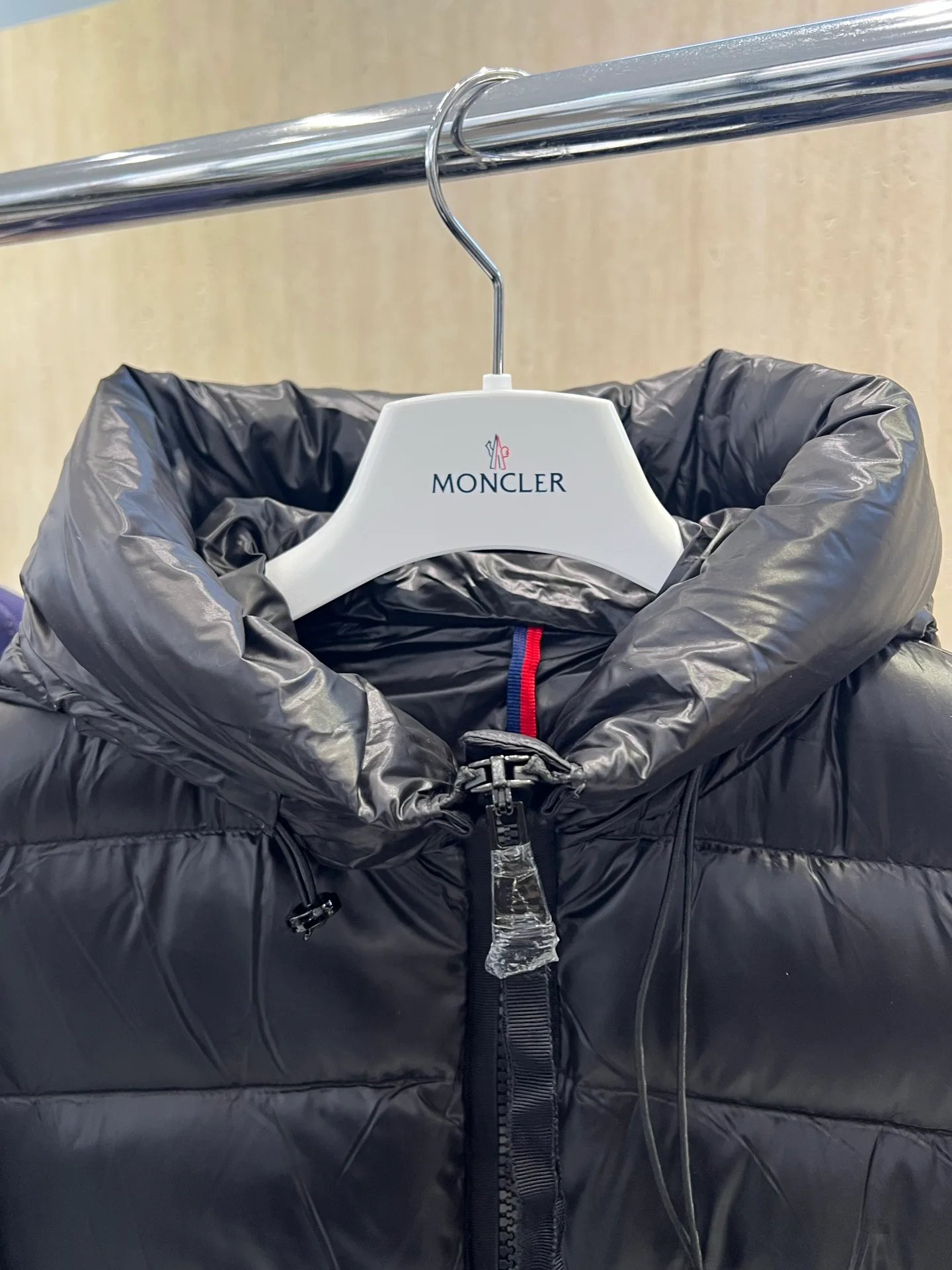 Куртки И Пуховики Мужские Moncler 18231604