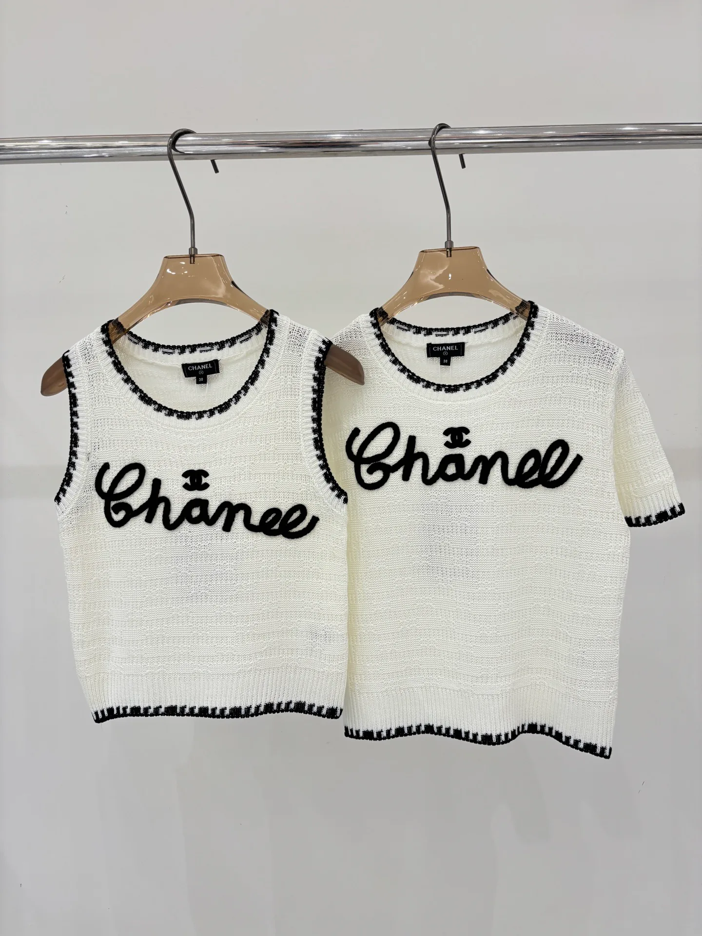 Жилеты Женские Chanel 12302157
