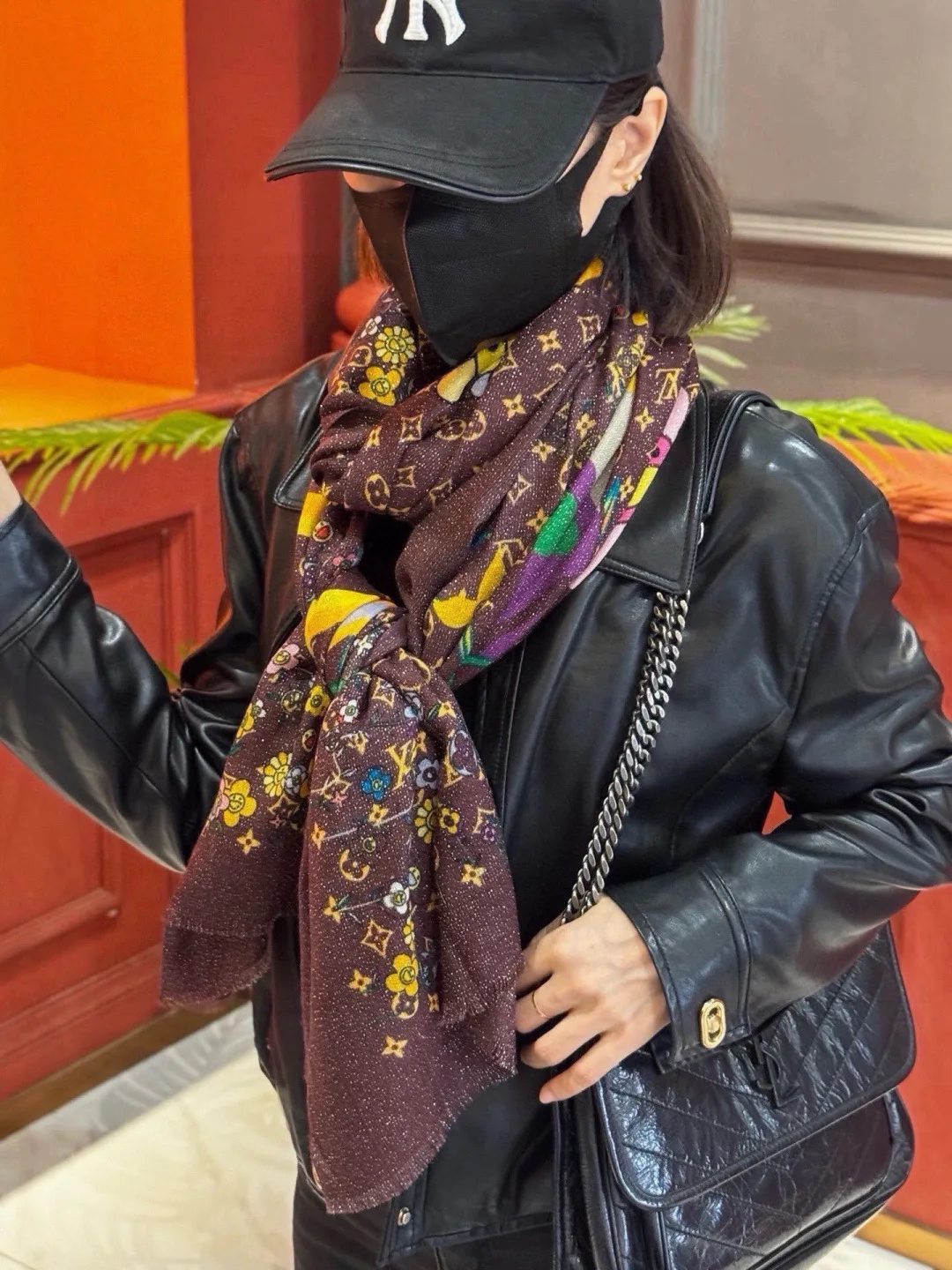 Шарфы Louis Vuitton 18322186