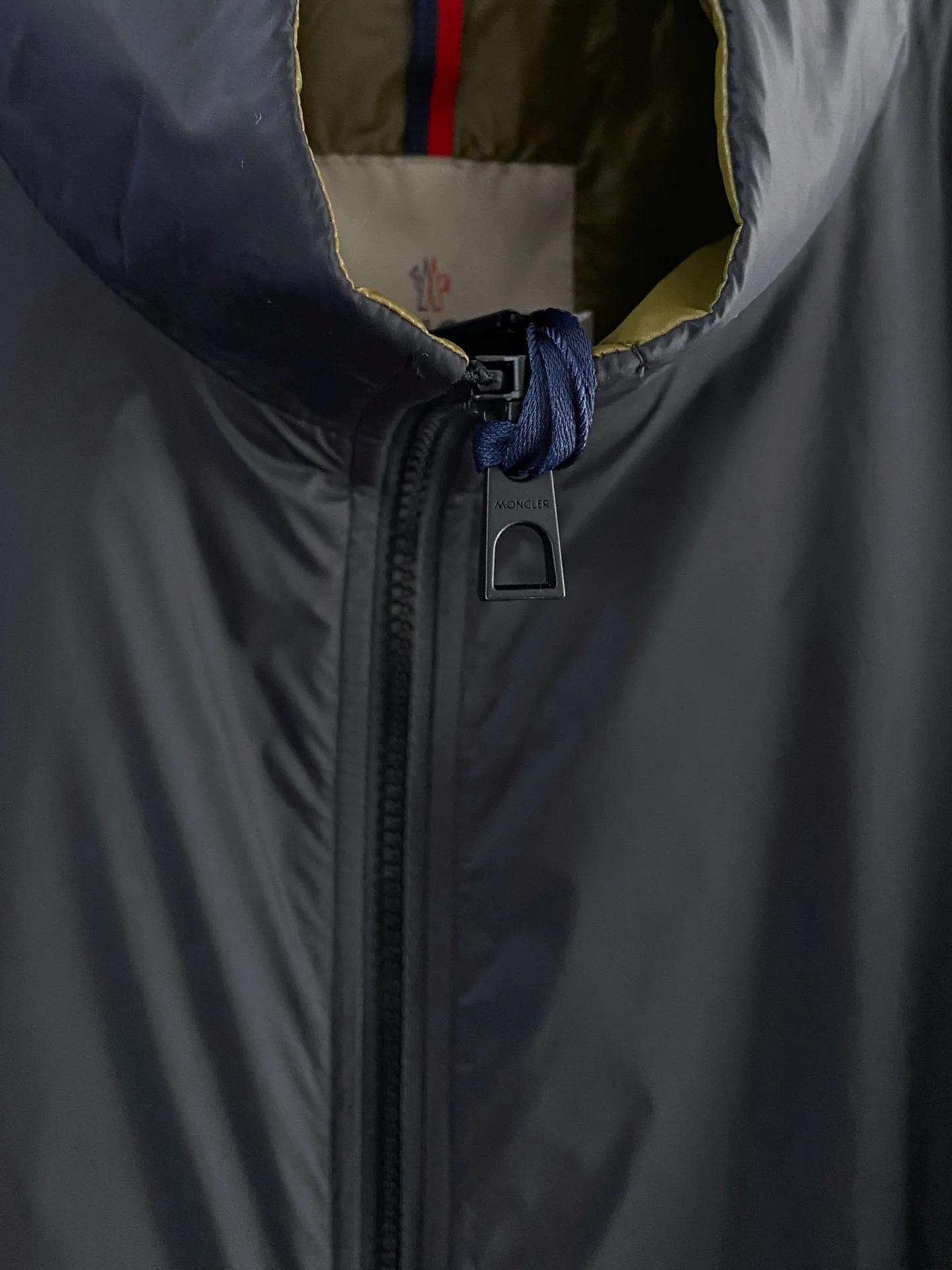 Куртки И Пуховики Мужские Moncler 11504060