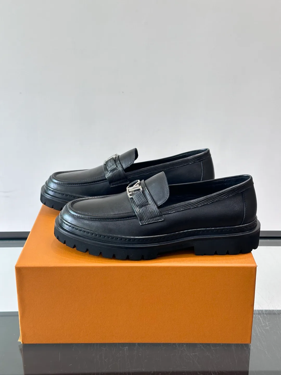 Лоферы И Туфли Мужские Louis Vuitton 17646070