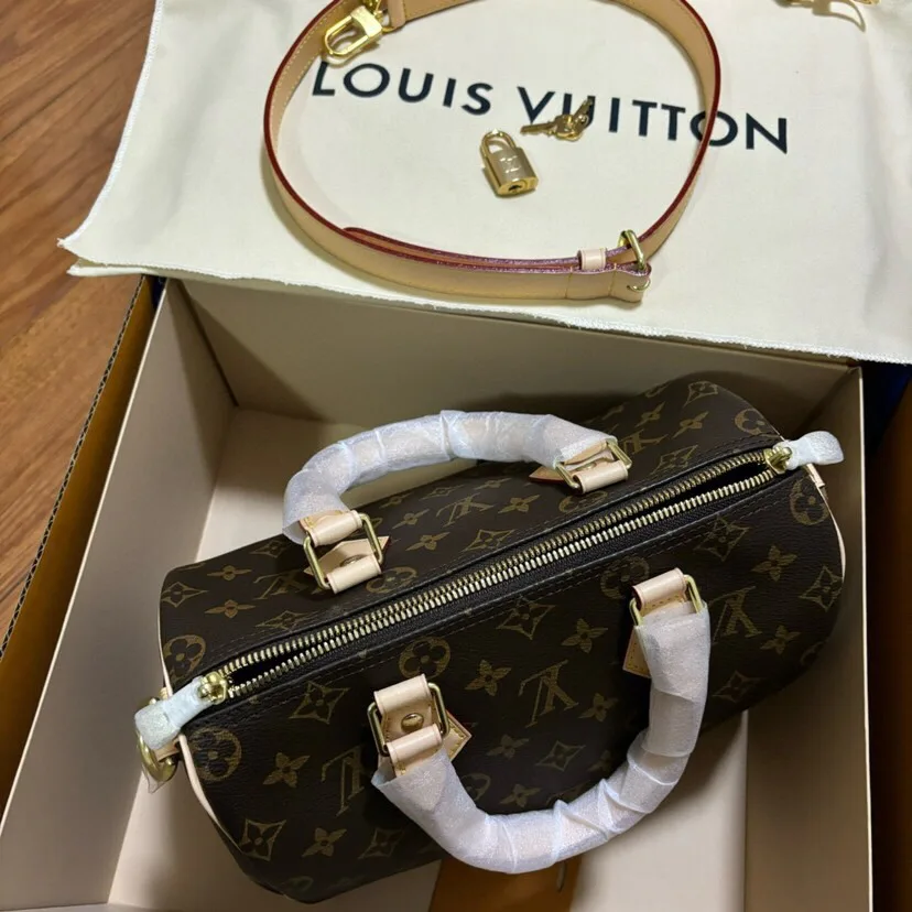 Классические Сумки Женские Louis Vuitton 10786379