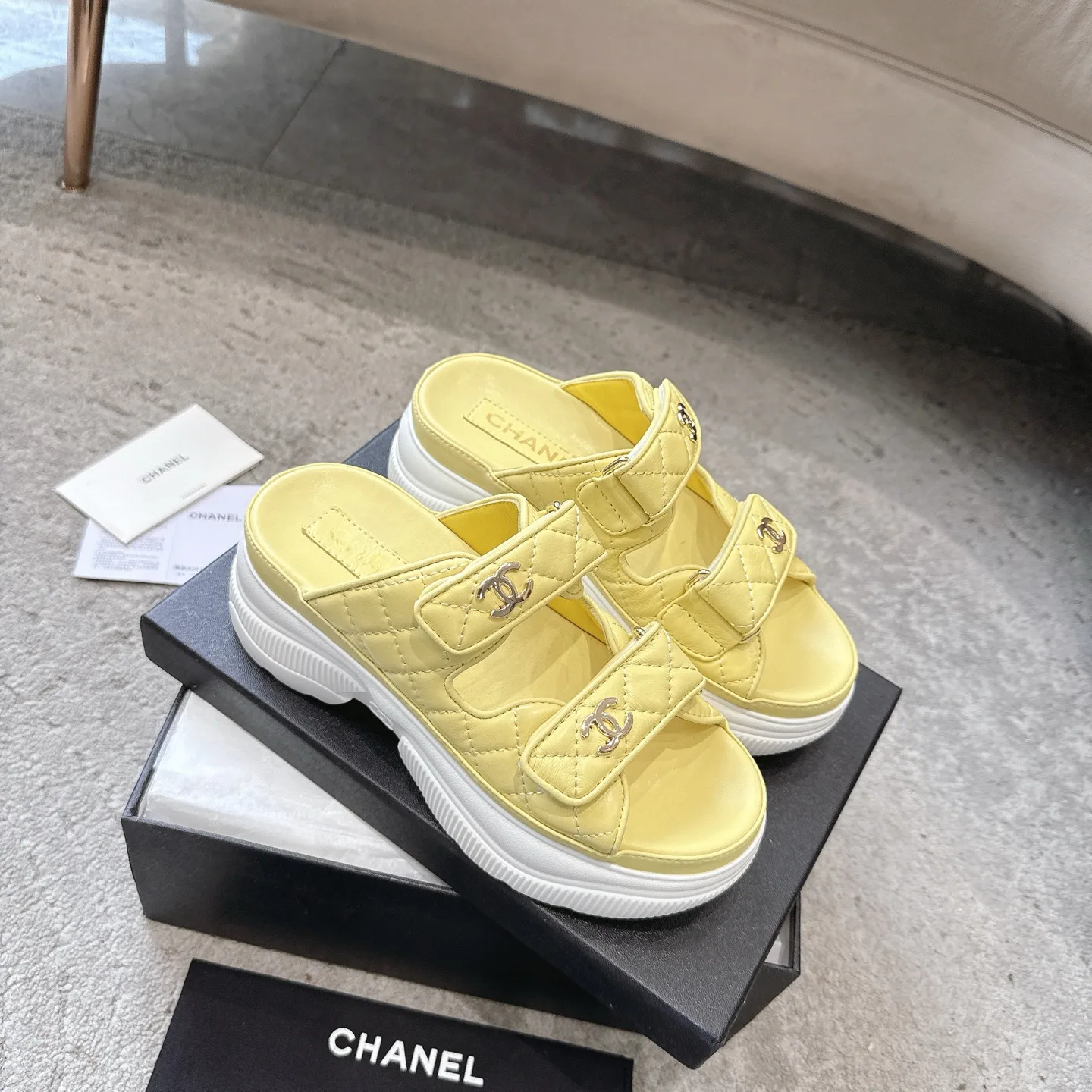 Босоножки Женские Chanel 17572311