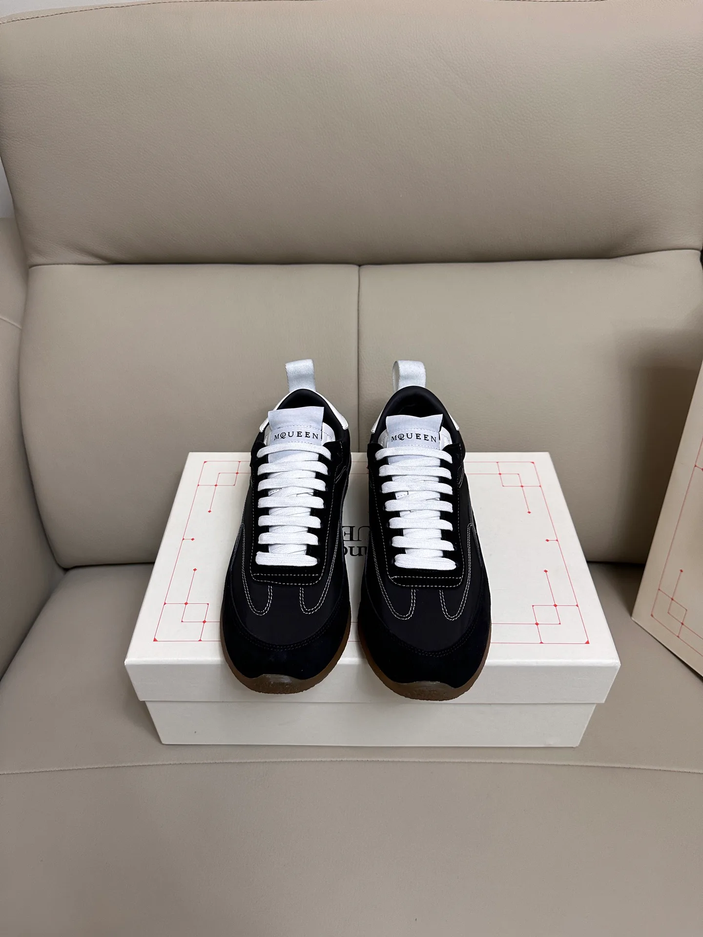 Кроссовки Женские Alexander Mcqueen 18616753