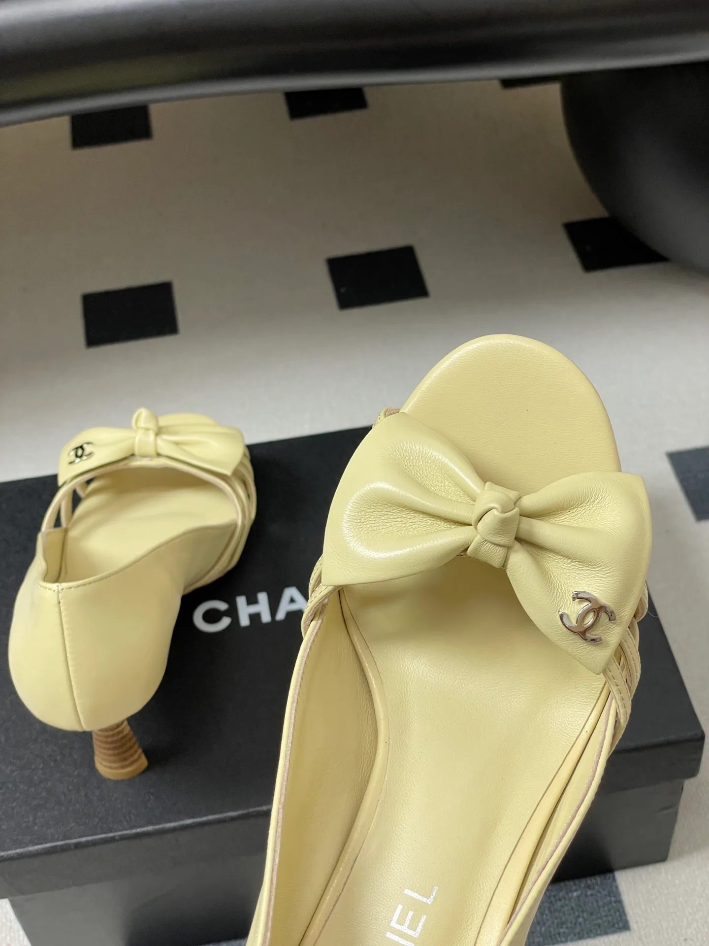 Босоножки Женские Chanel 13226166