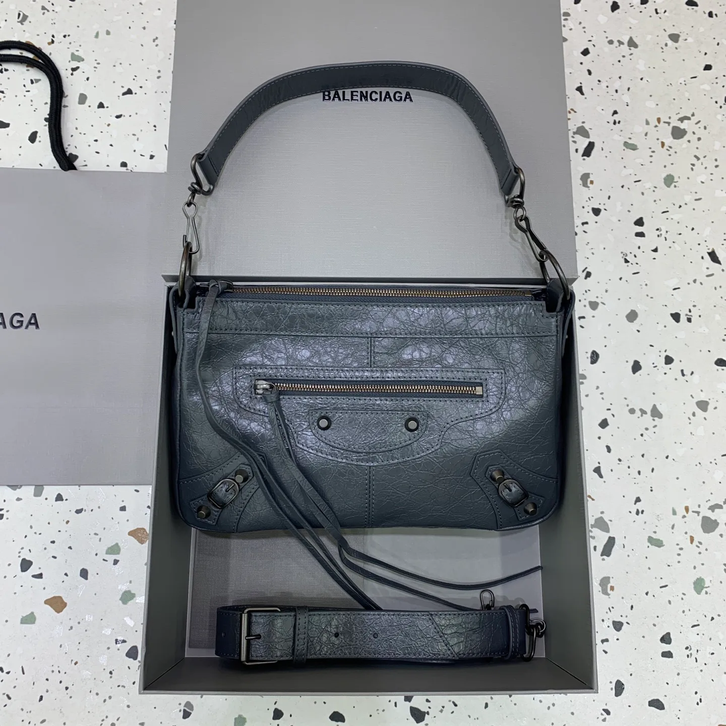 Сумки На Ремне Женские Balenciaga 13427263