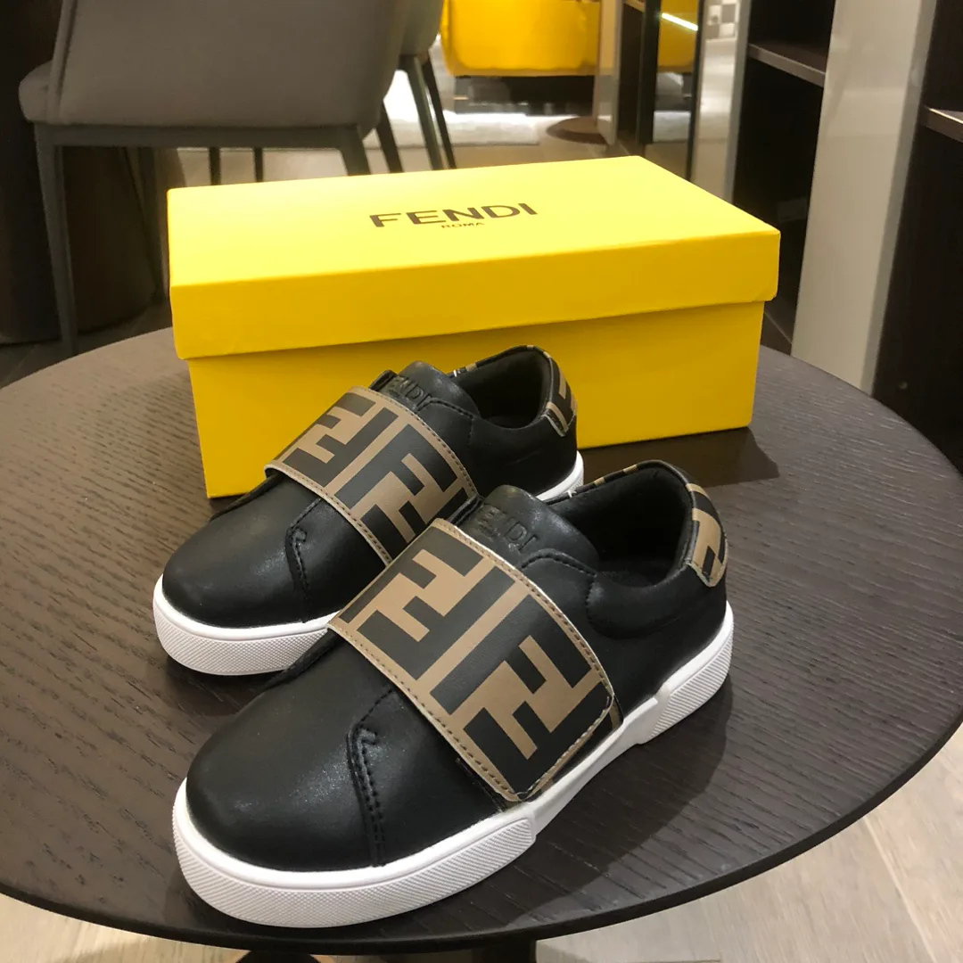 Кроссовки Женские Fendi 18591611