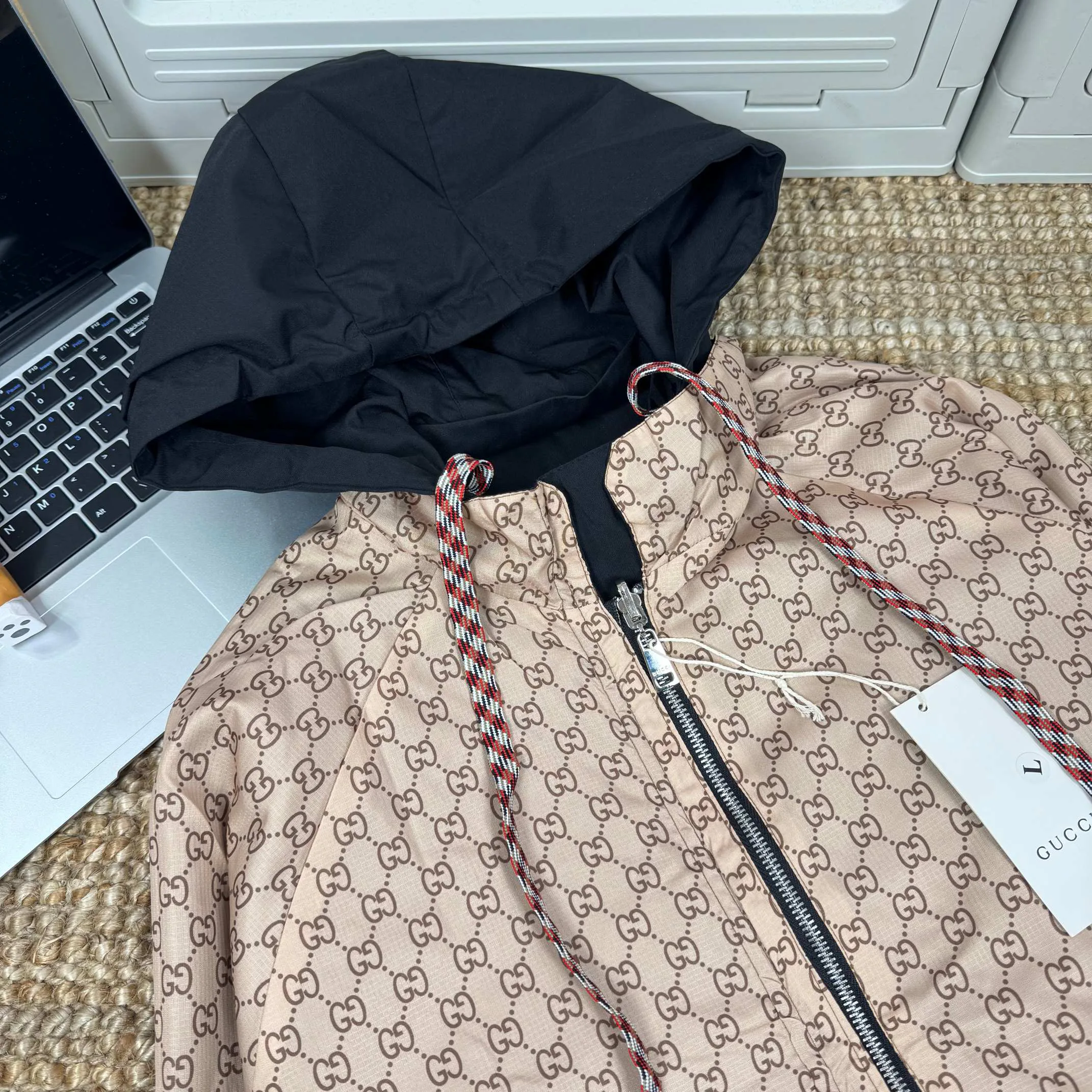 Куртки И Пуховики Женские Gucci 9182280