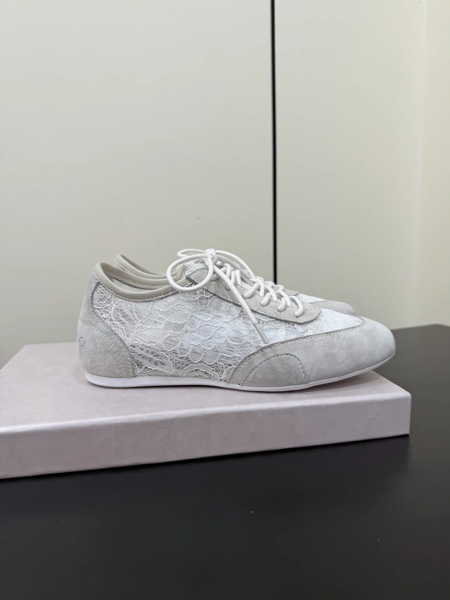 Кроссовки Женские Jimmy Choo 10454115