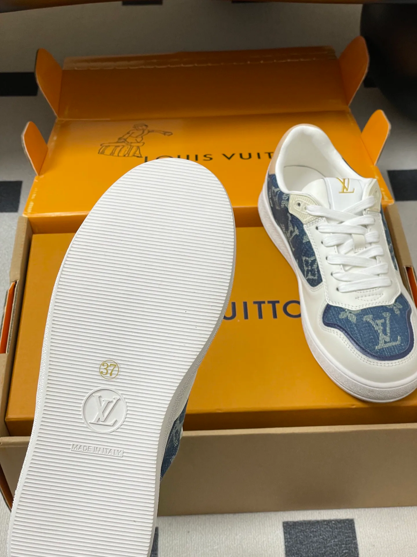 Кроссовки Женские Louis Vuitton 1706460