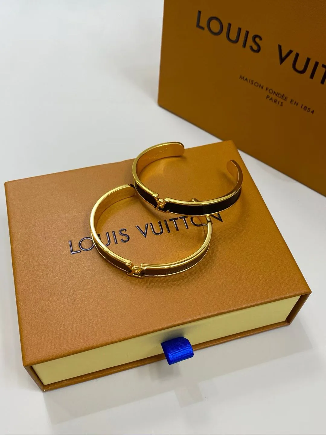 Бижутерия Louis Vuitton 1540837