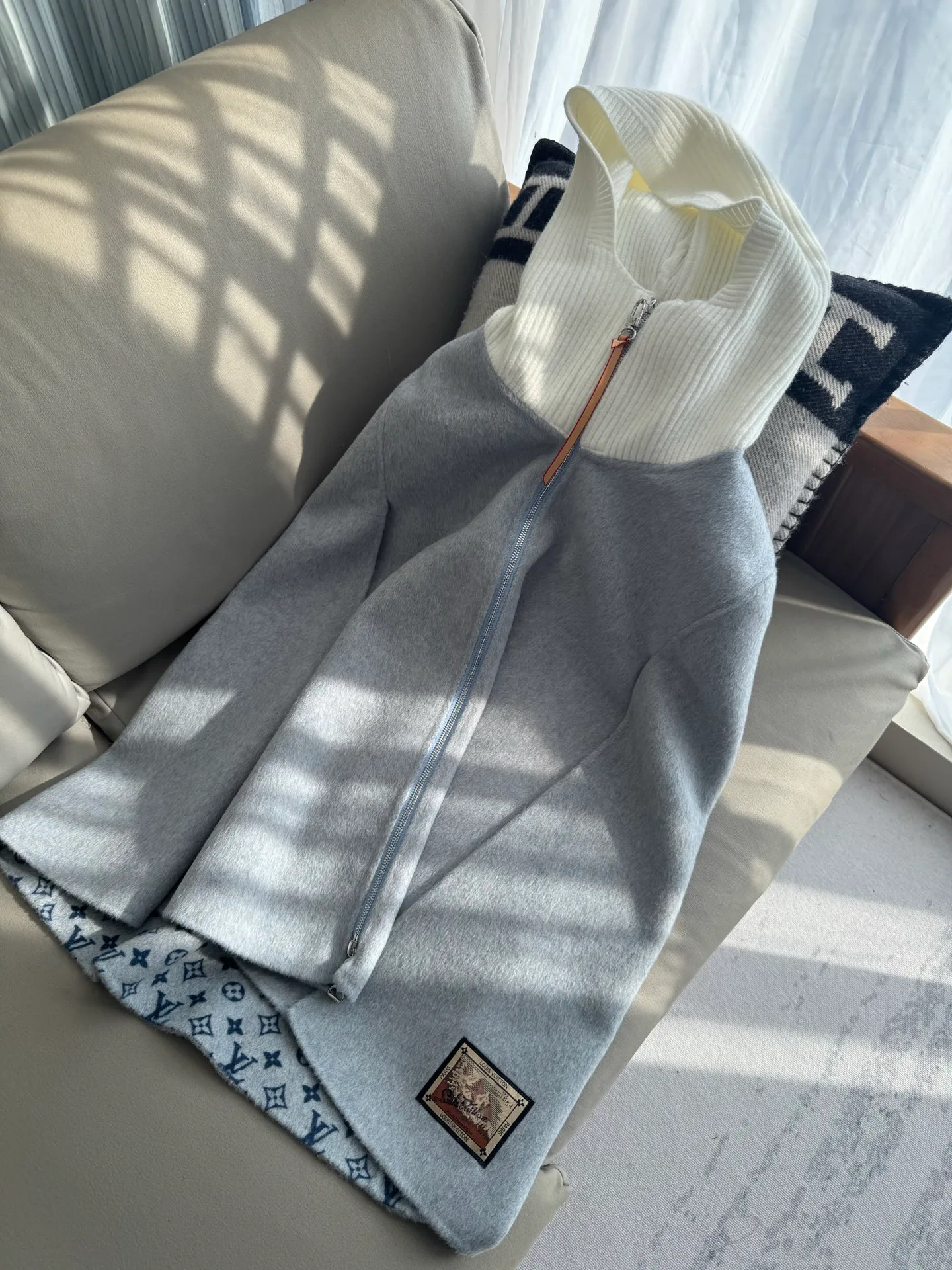 Пальто Женские Louis Vuitton 18739634