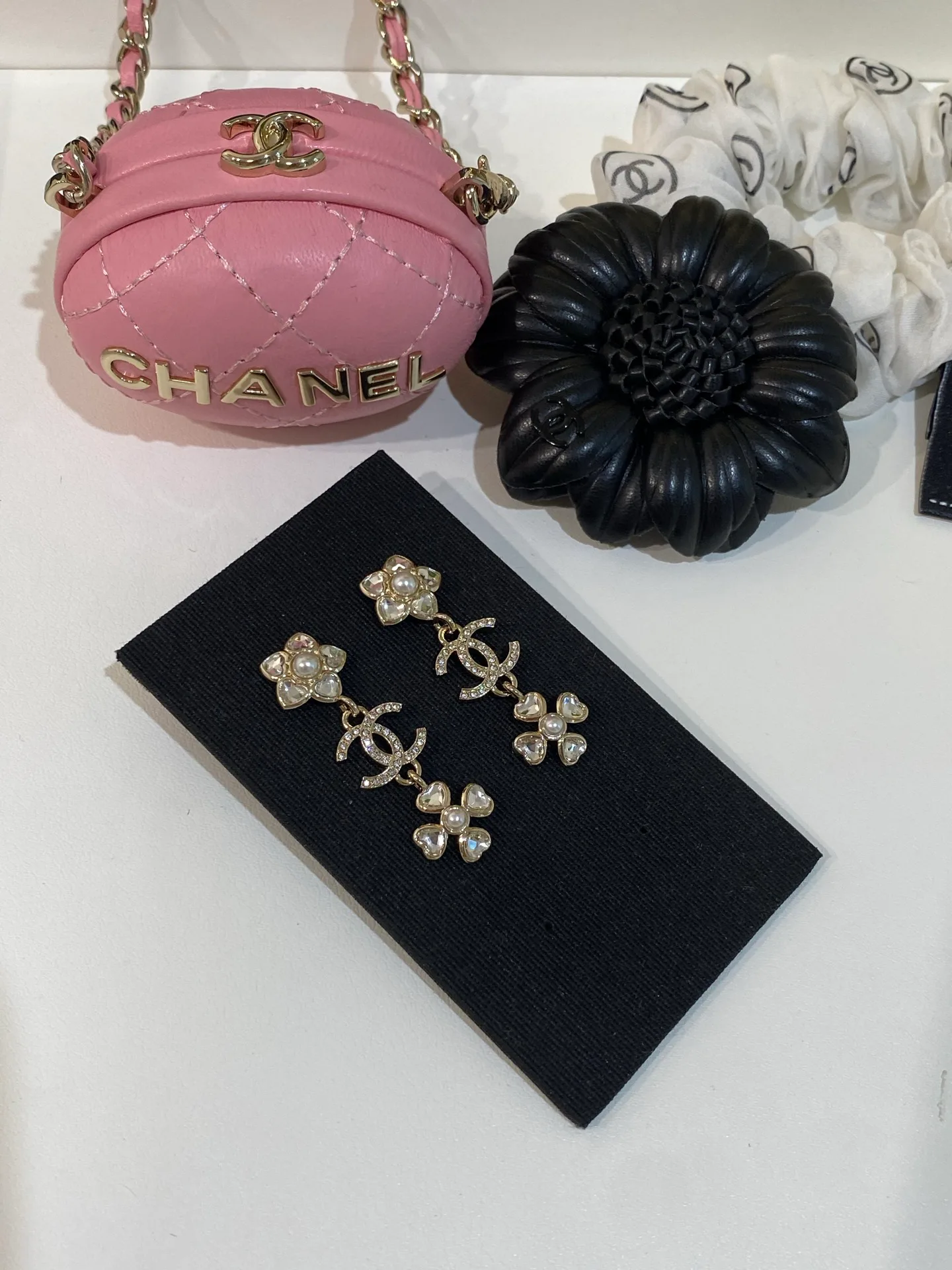 Бижутерия Chanel 18122408