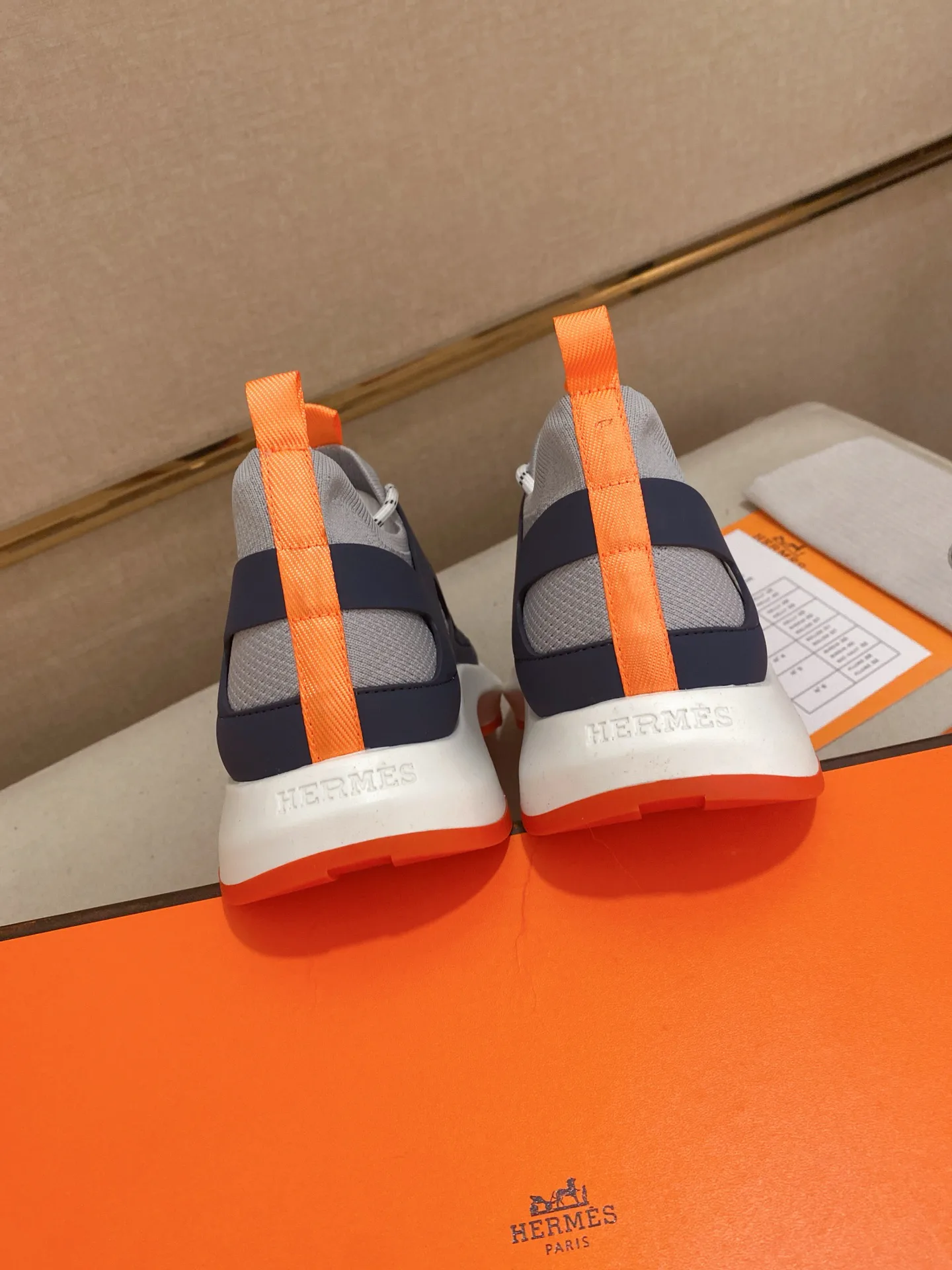 Кроссовки Мужские Hermes 17955137